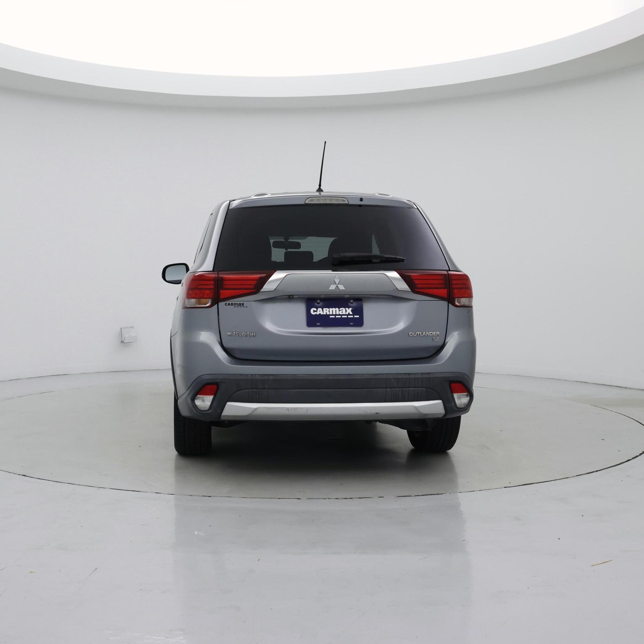 Thumbnail: 2016 Mitsubishi Outlander - 6