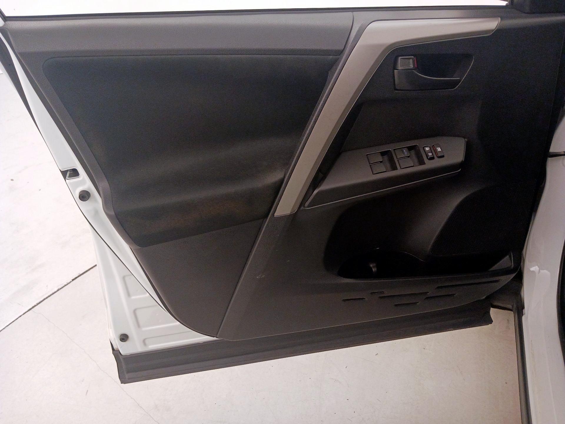 Thumbnail: 2017 Toyota RAV4 - 12