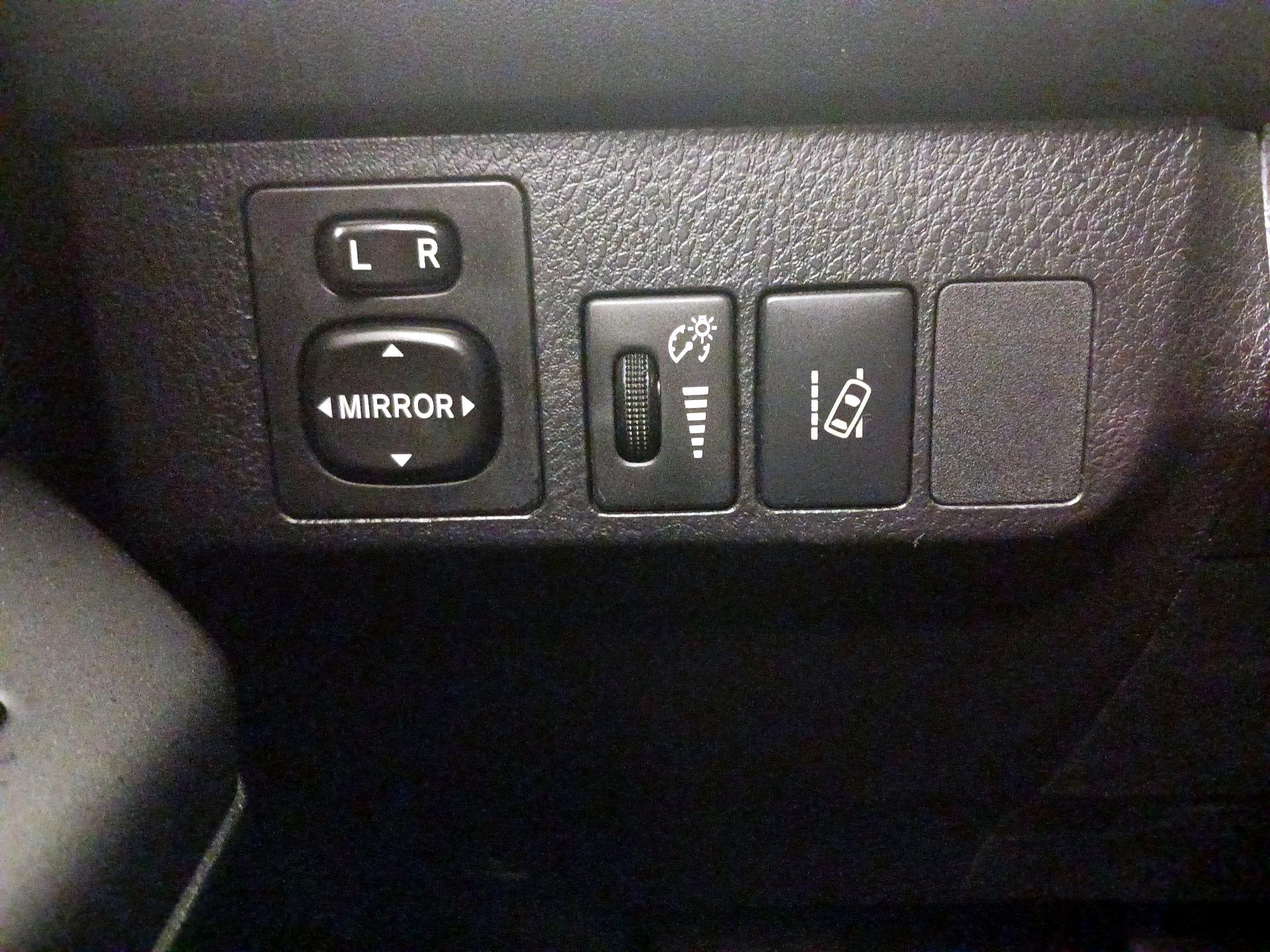 Thumbnail: 2017 Toyota RAV4 - 13