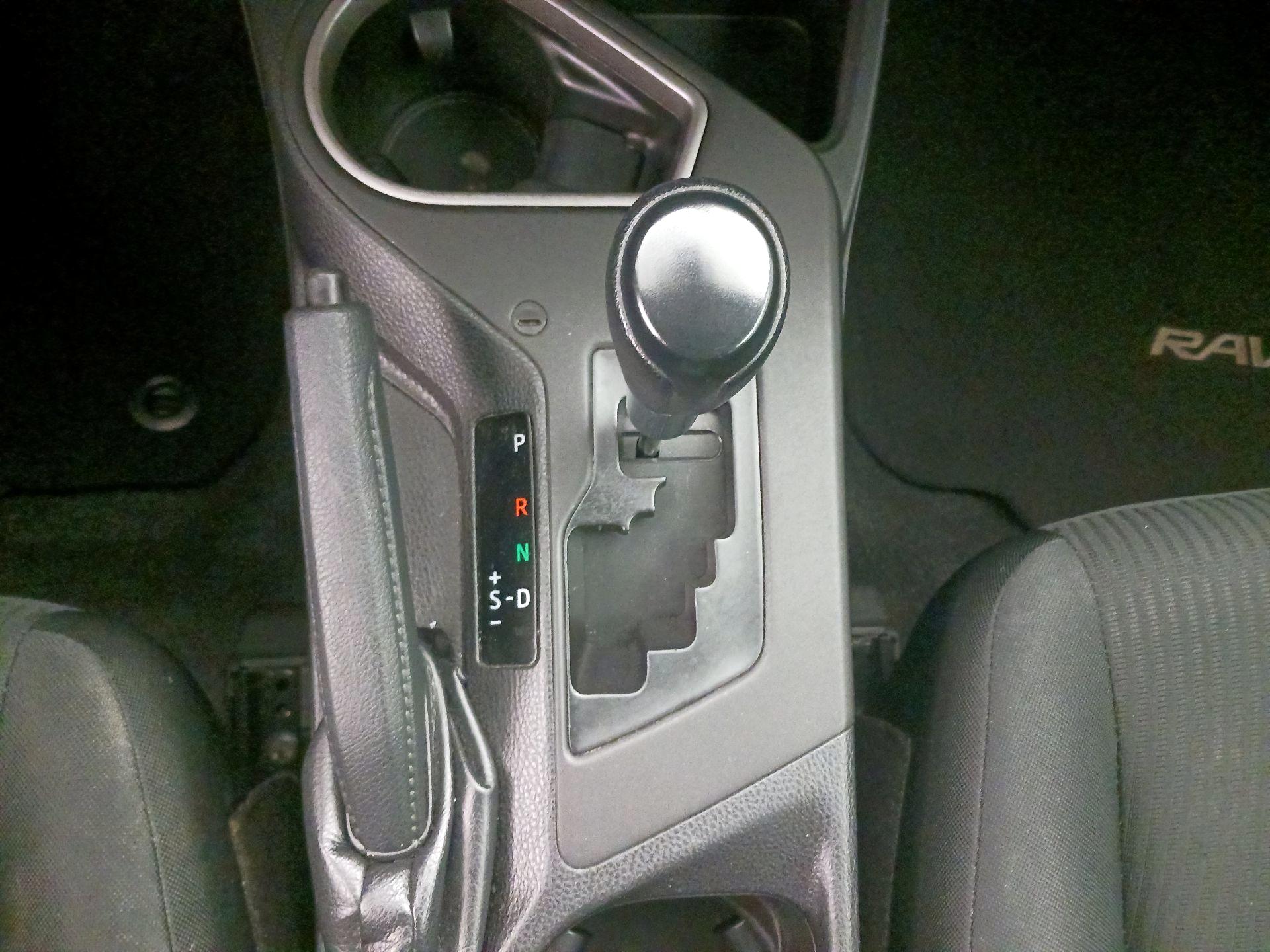 Thumbnail: 2017 Toyota RAV4 - 17