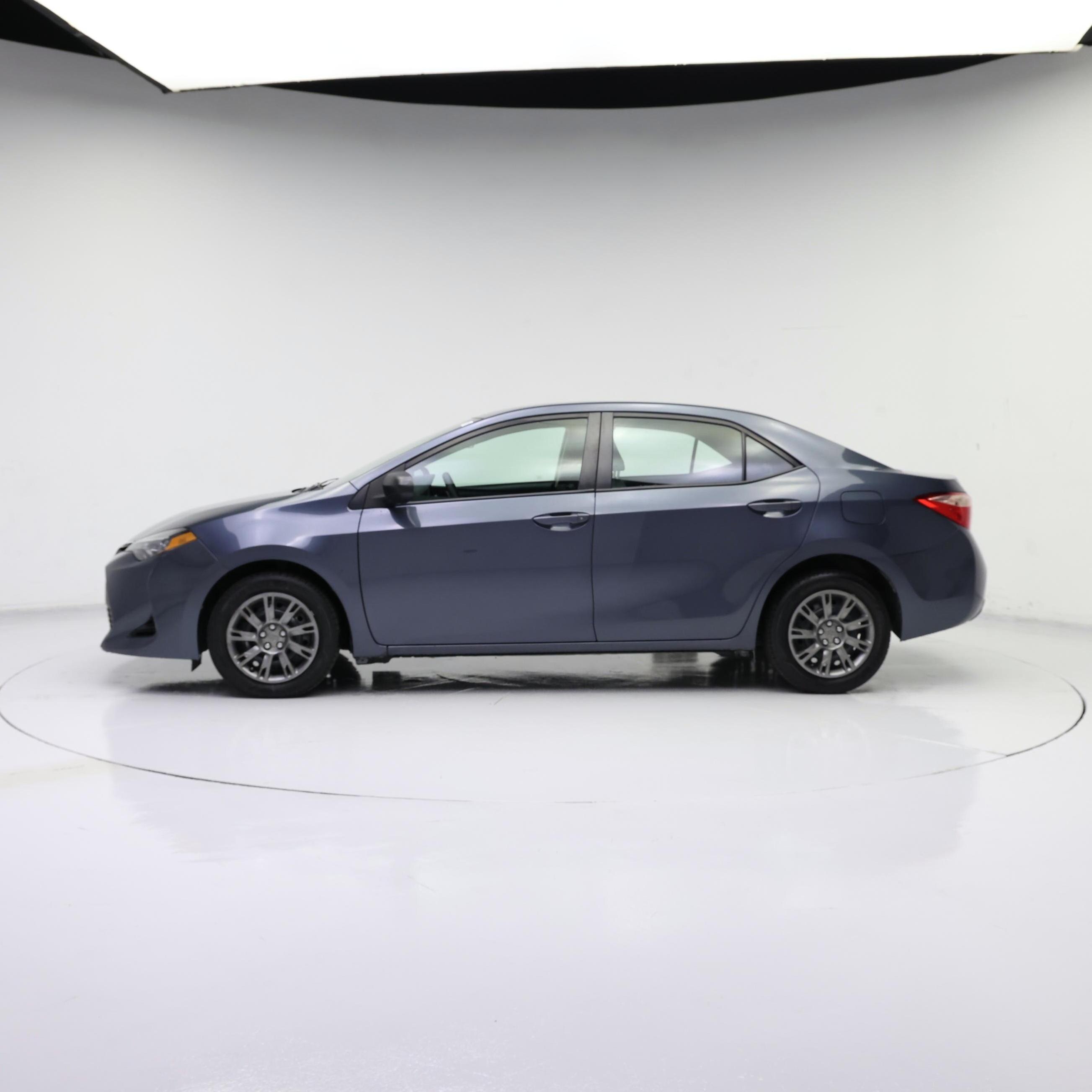 Thumbnail: 2018 Toyota Corolla - 3