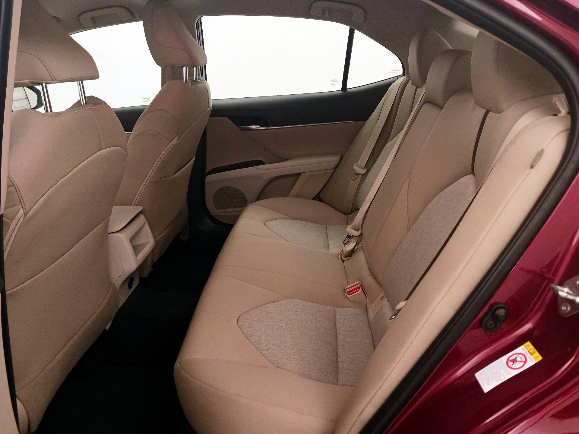Thumbnail: 2018 Toyota Camry - 19