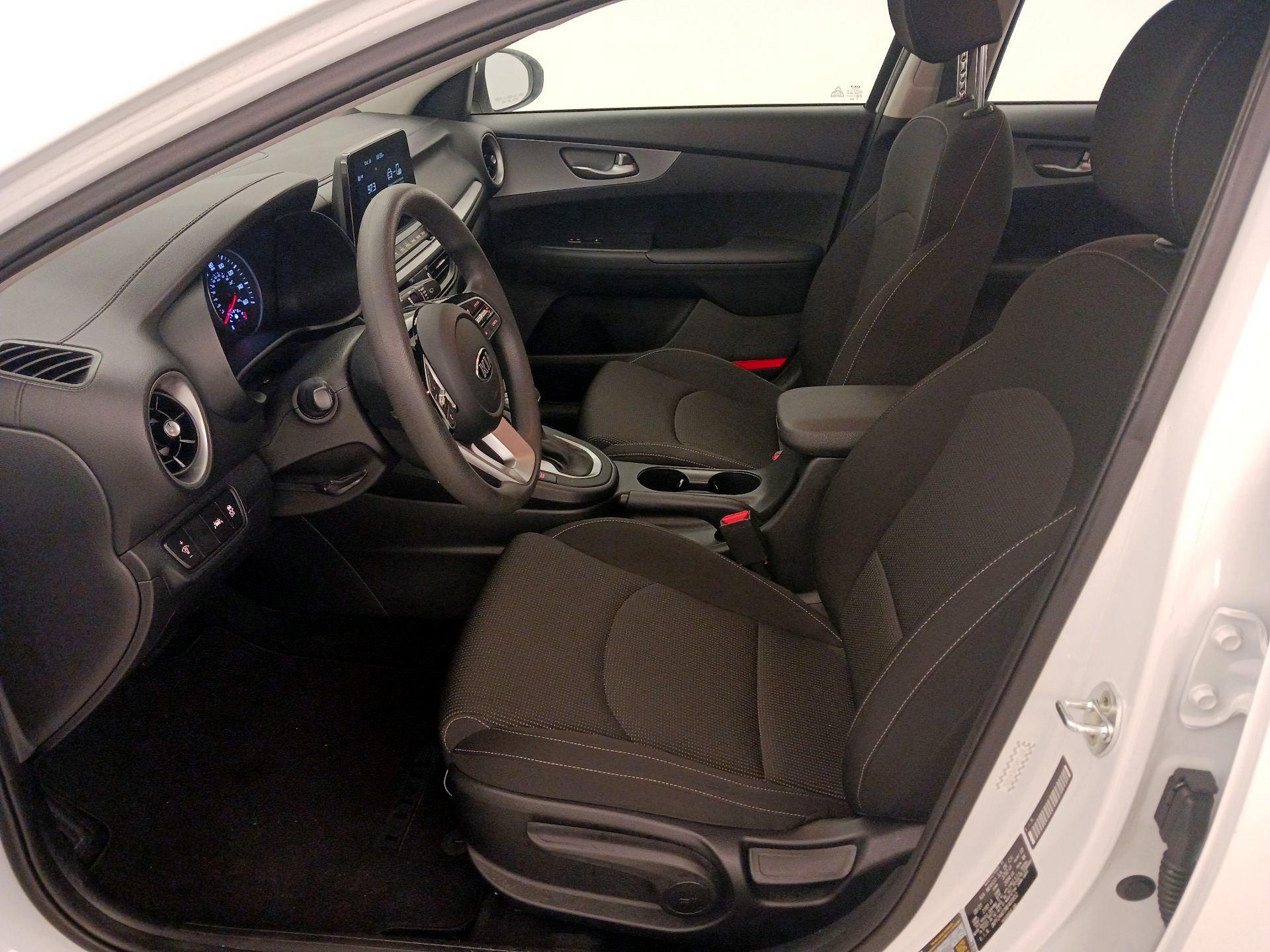 Thumbnail: 2021 Kia Forte - 11