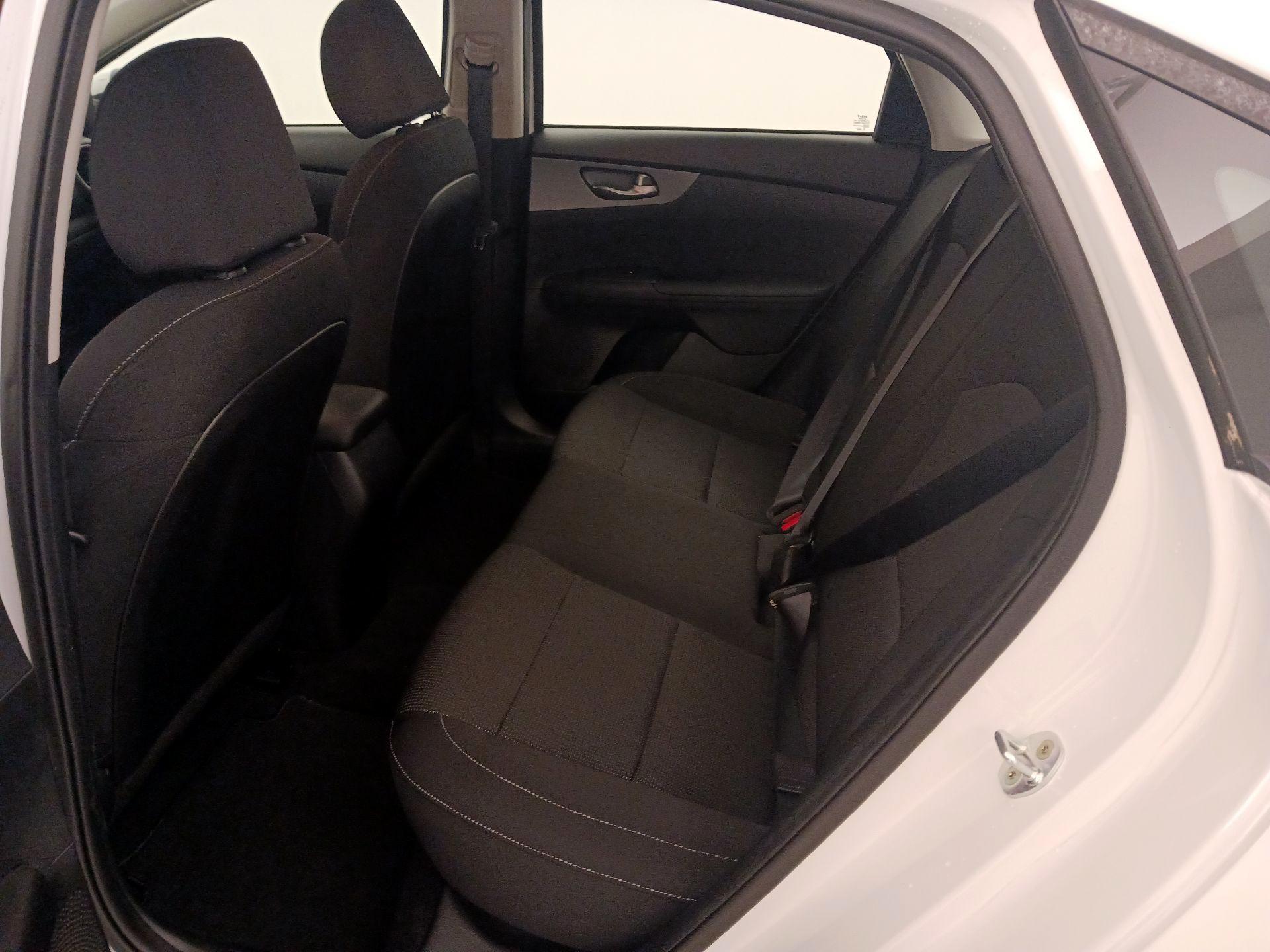 Thumbnail: 2021 Kia Forte - 19