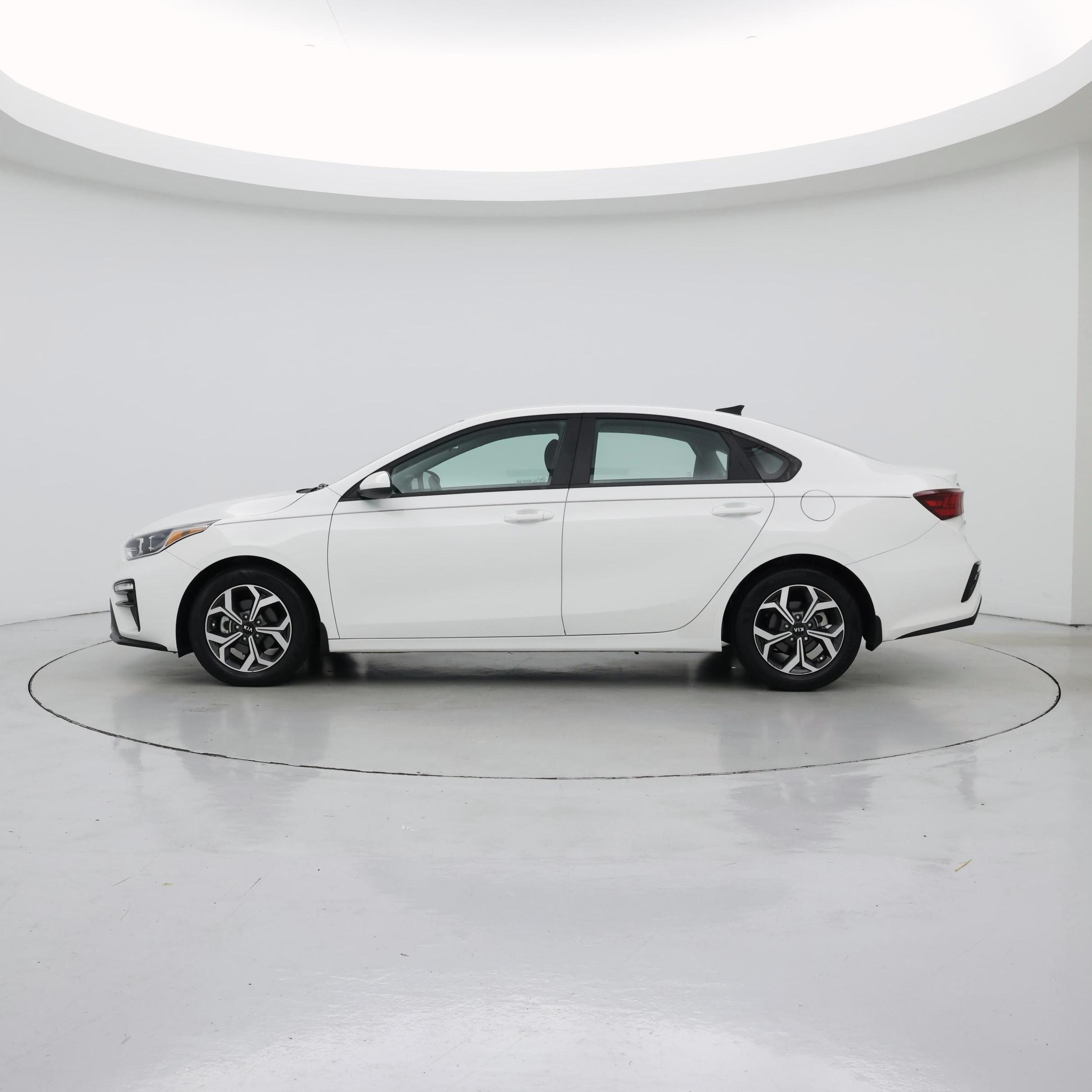 Thumbnail: 2021 Kia Forte - 3