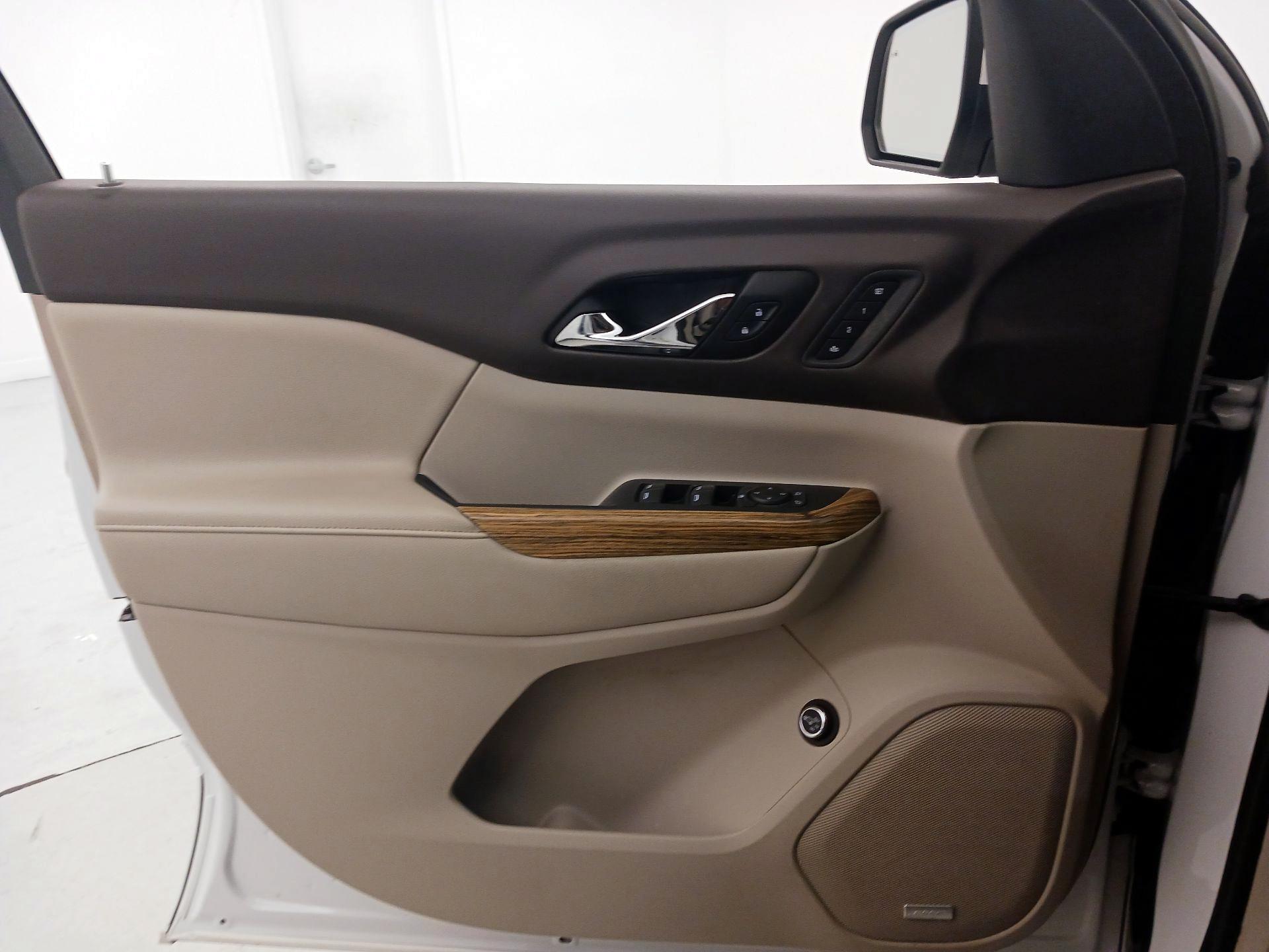 Thumbnail: 2017 GMC Acadia - 12