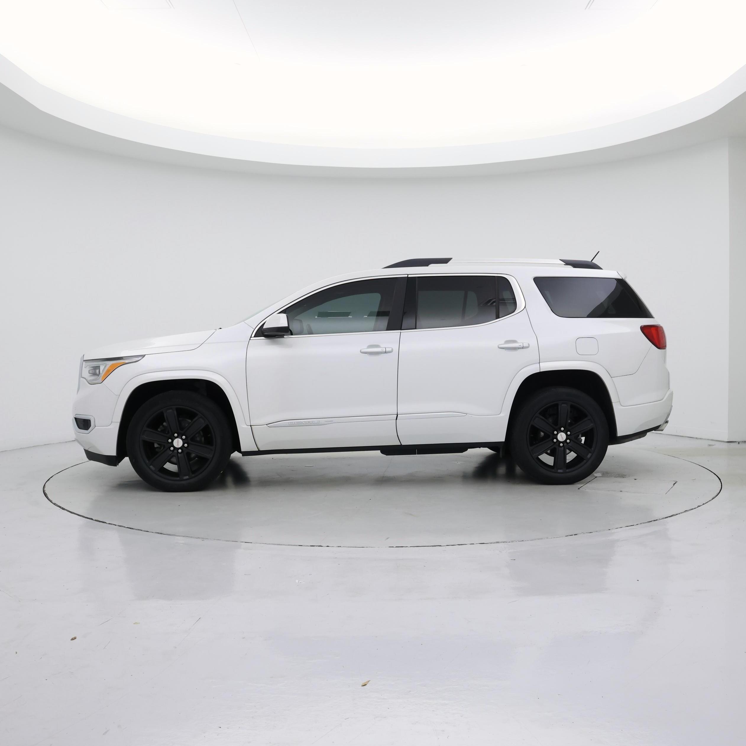 Thumbnail: 2017 GMC Acadia - 3