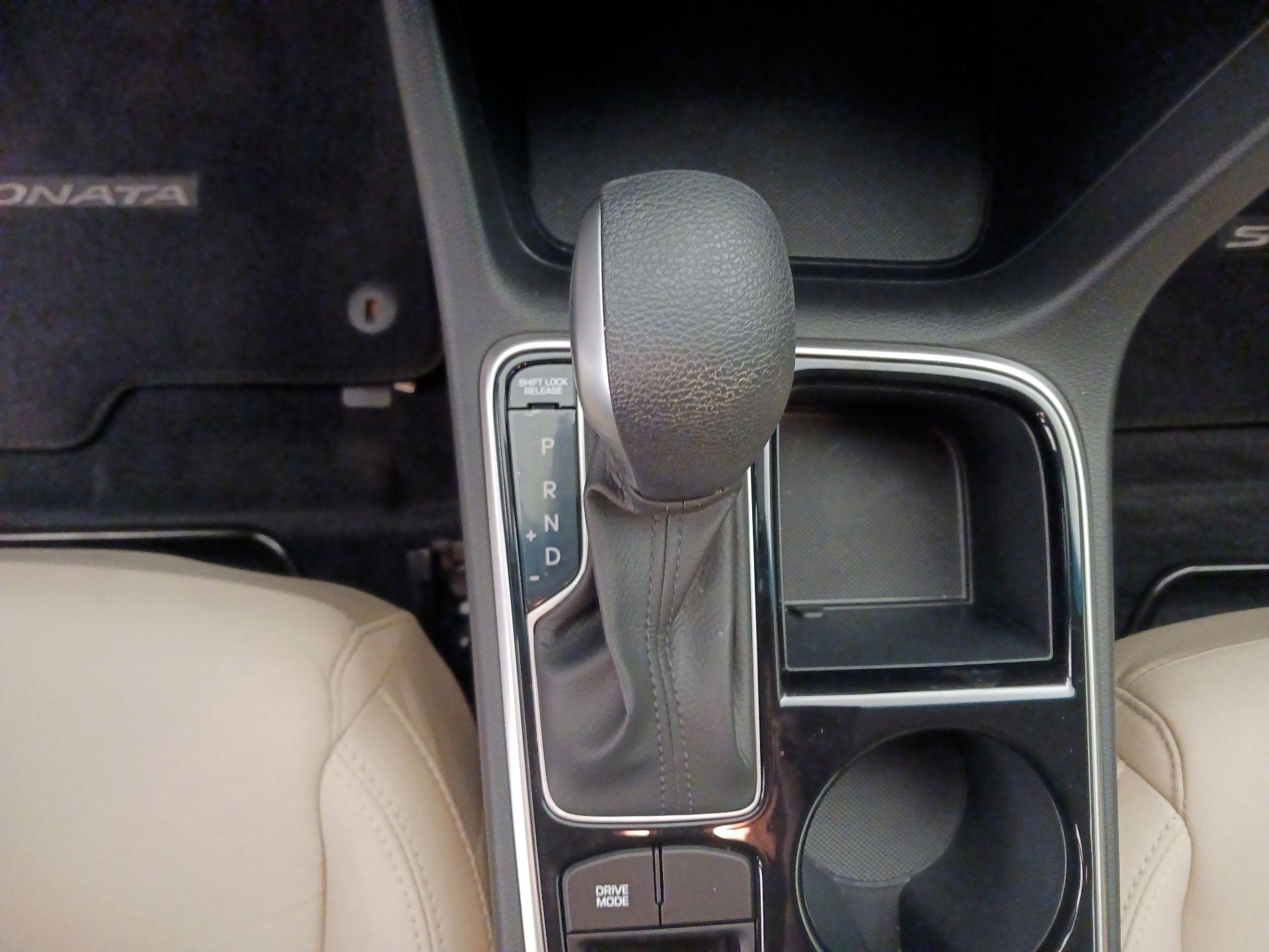 Thumbnail: 2019 Hyundai Sonata - 17