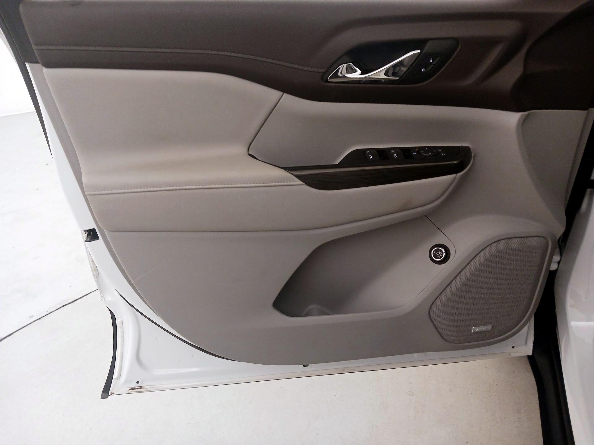 Thumbnail: 2023 GMC Acadia - 12