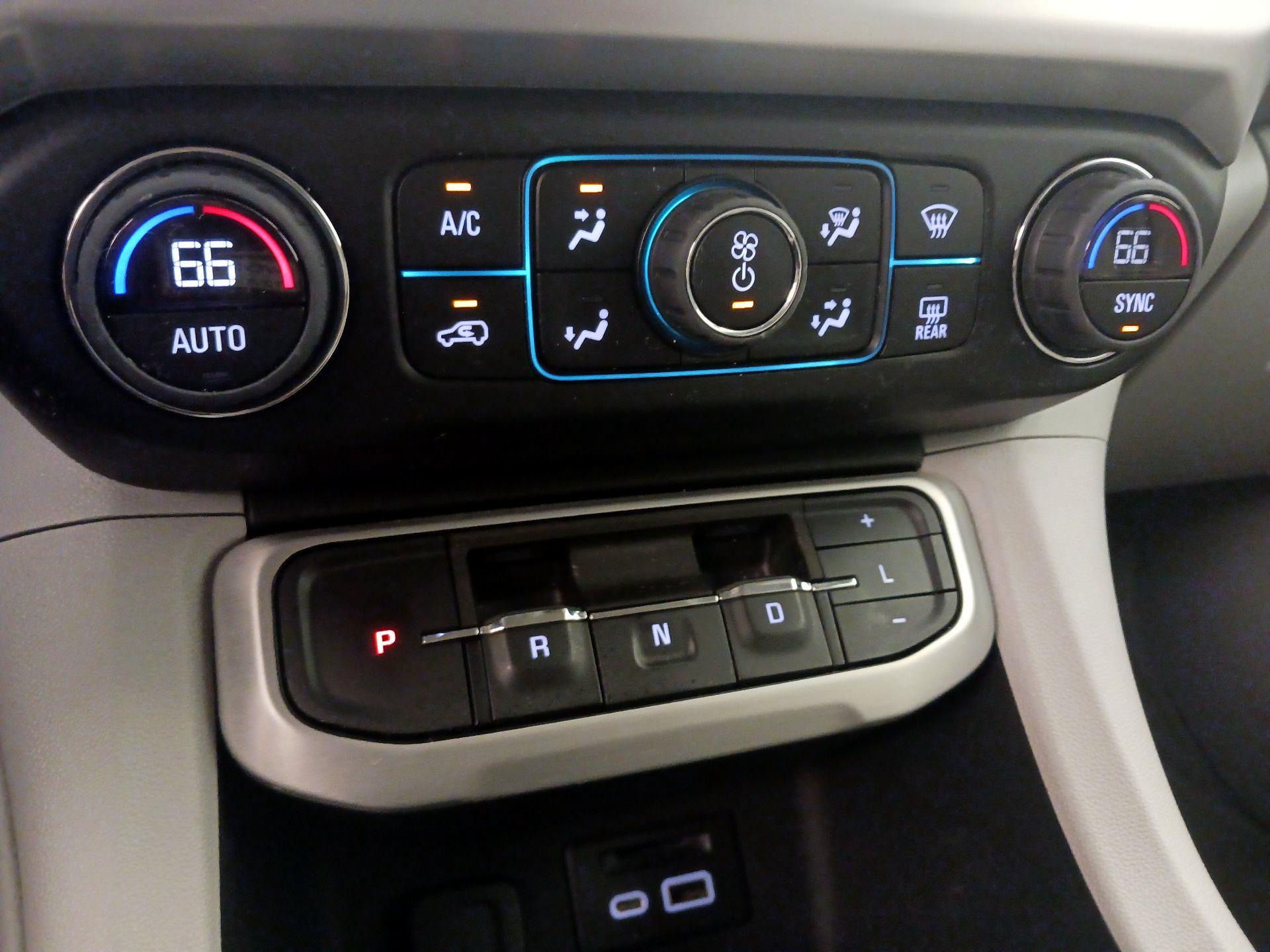 Thumbnail: 2023 GMC Acadia - 16