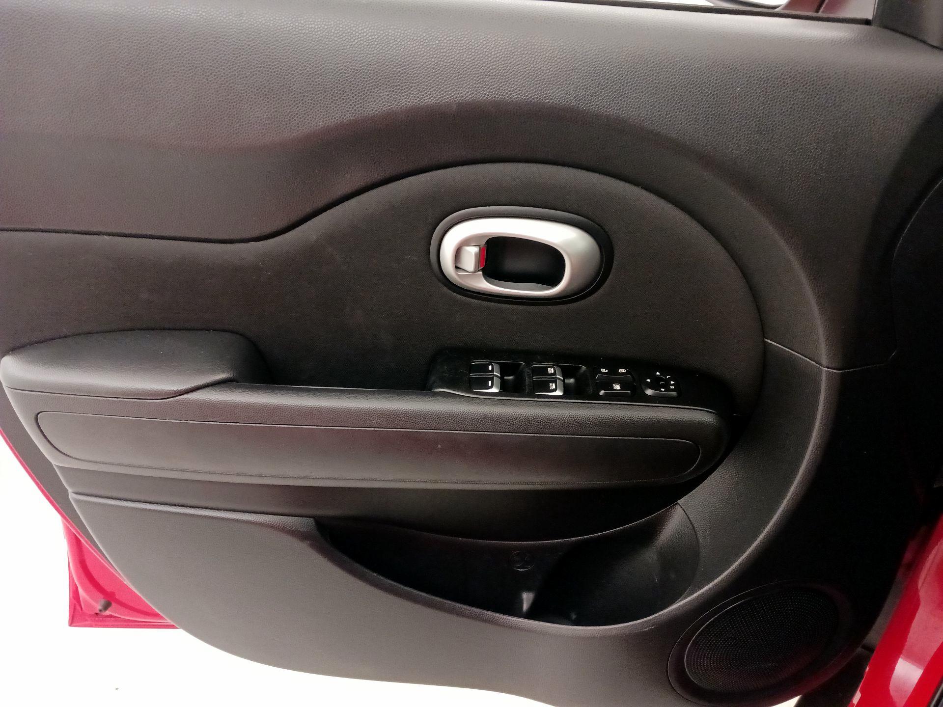 Thumbnail: 2017 Kia Soul - 12