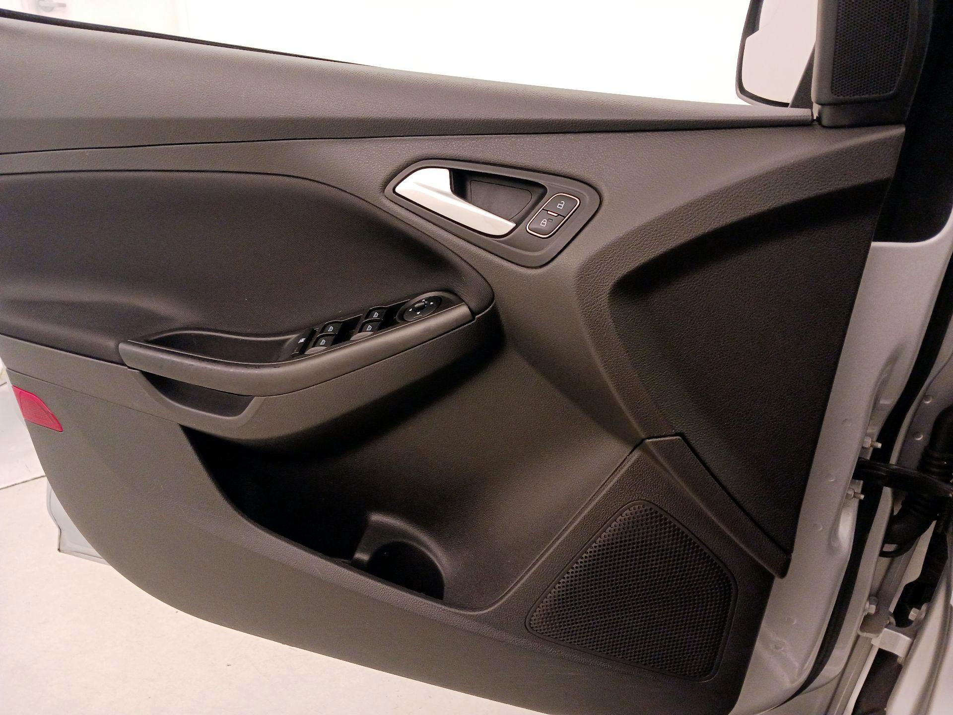 Thumbnail: 2018 Ford Focus - 12