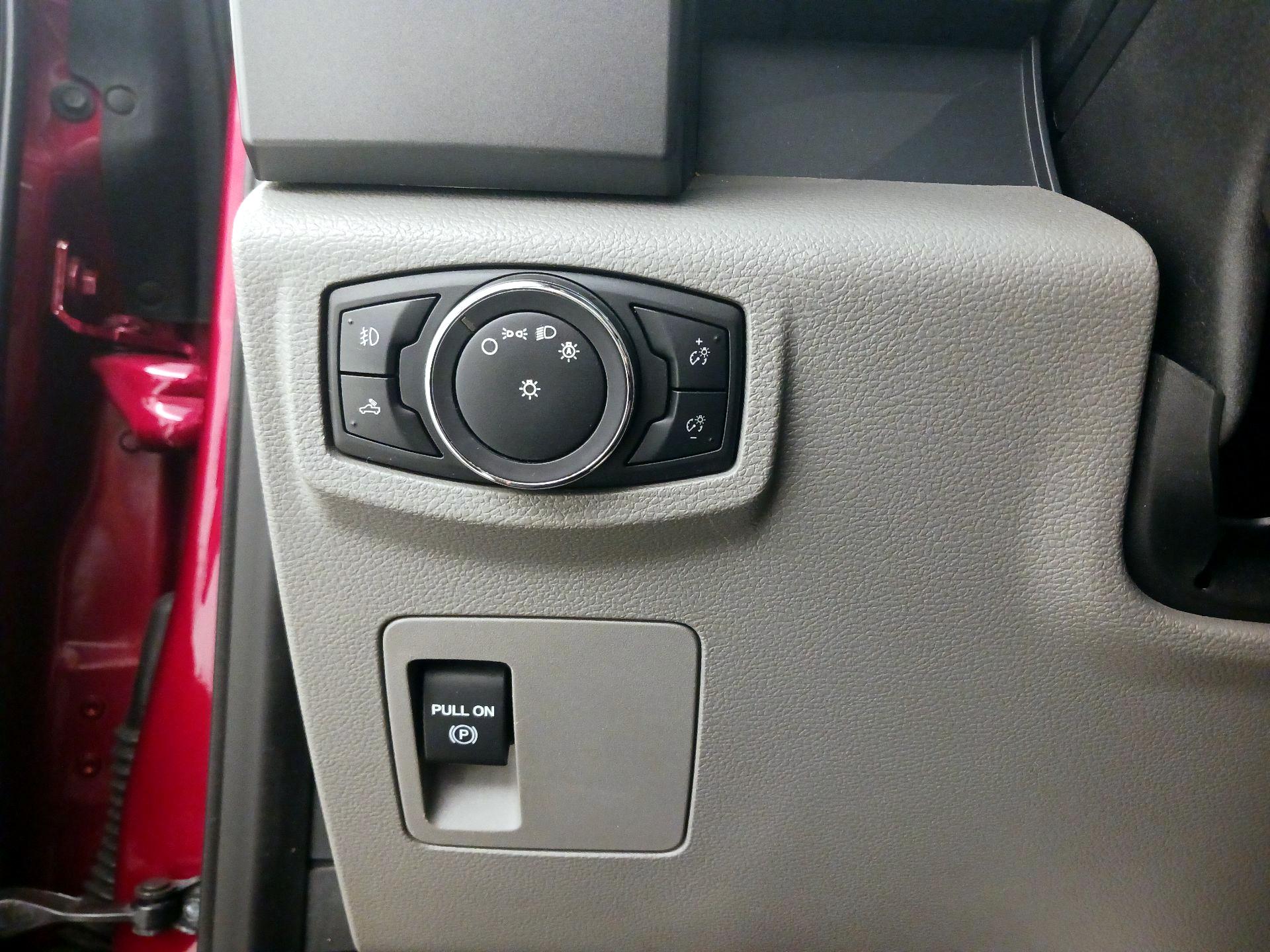 Thumbnail: 2015 Ford F-150 - 13