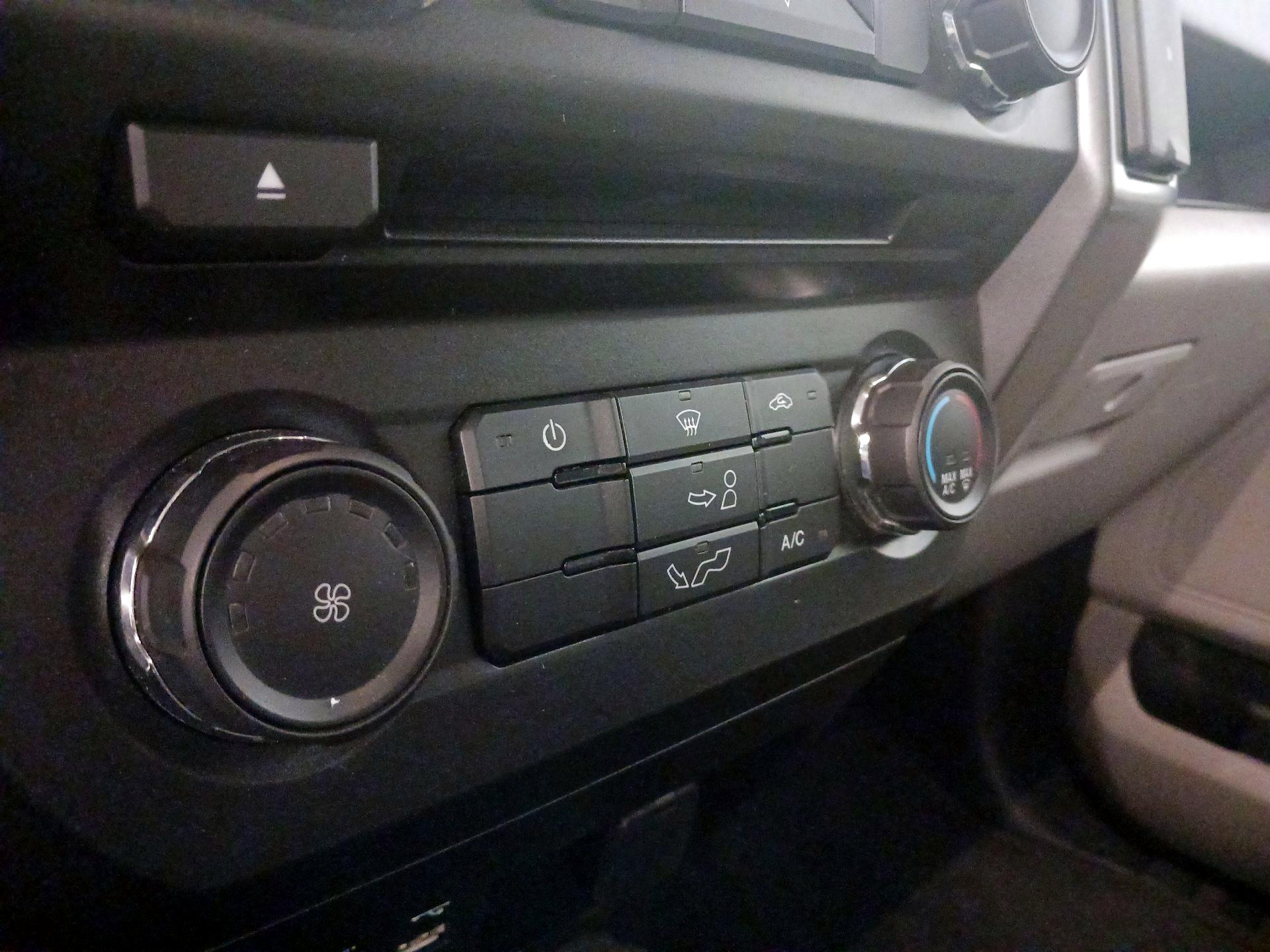 Thumbnail: 2015 Ford F-150 - 15