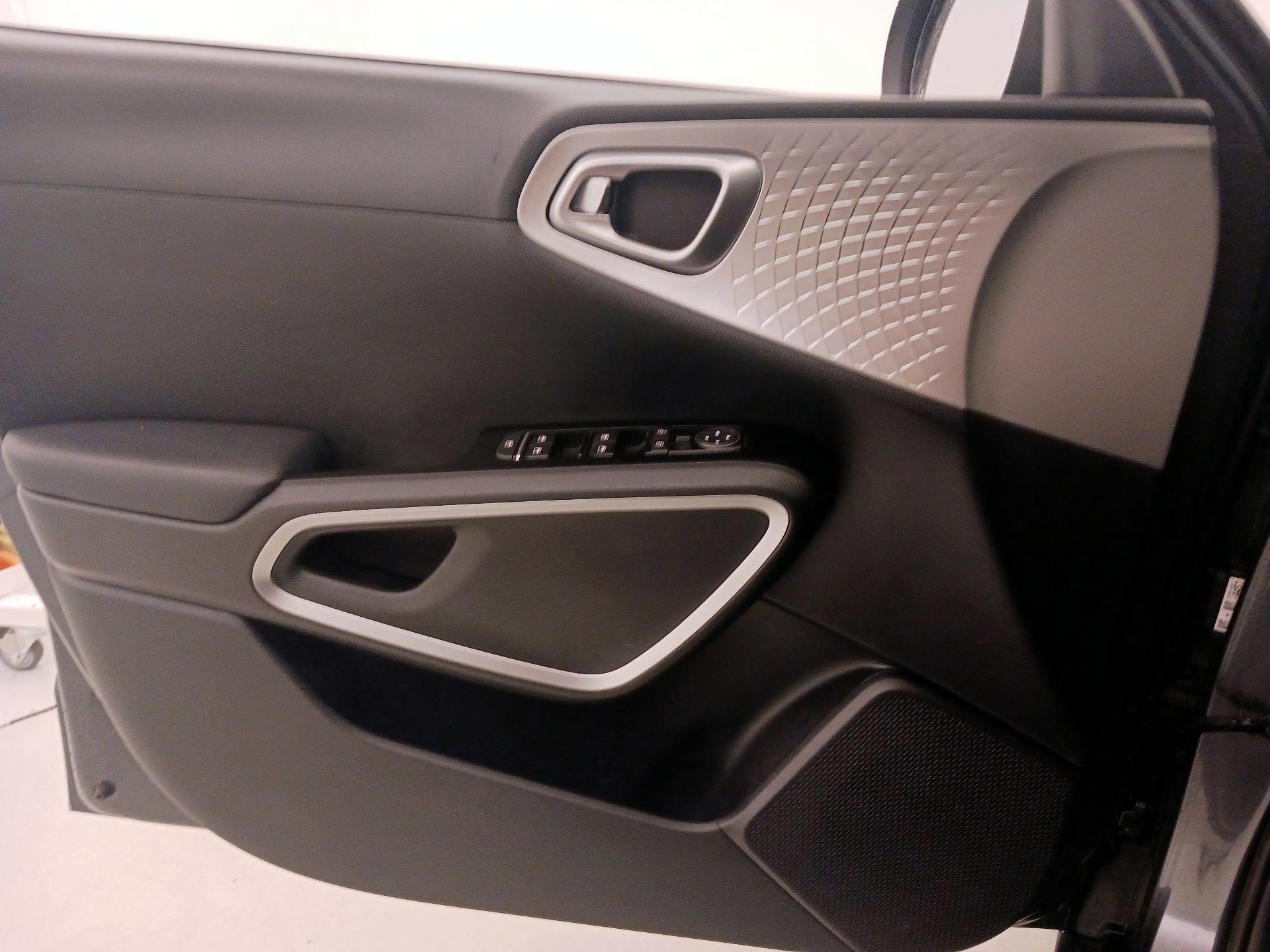 Thumbnail: 2021 Kia Soul - 12