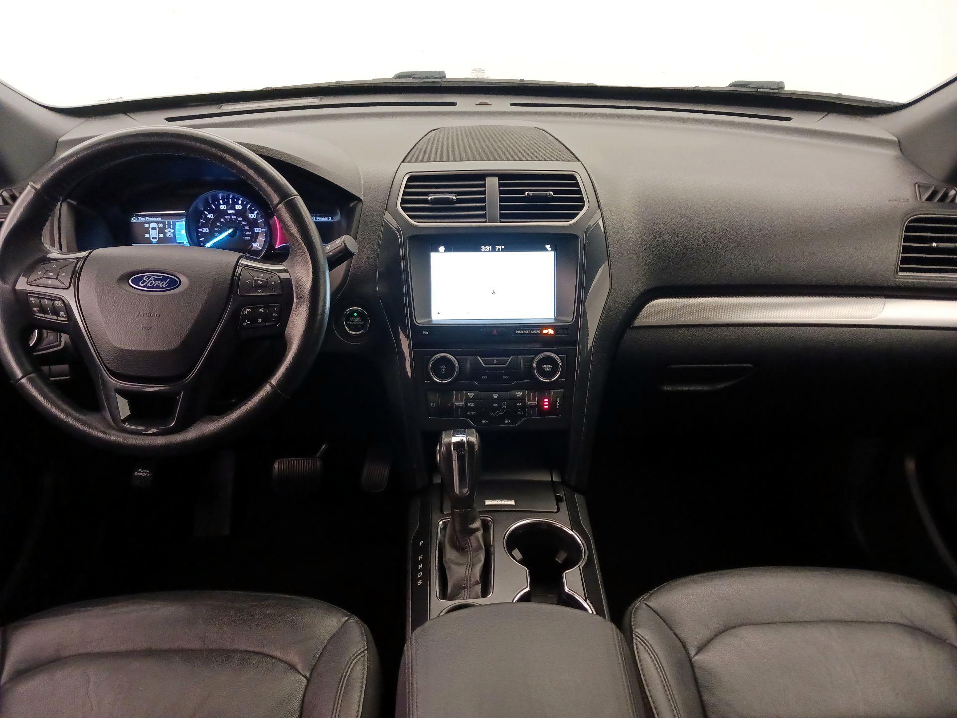 Thumbnail: 2018 Ford Explorer - 9