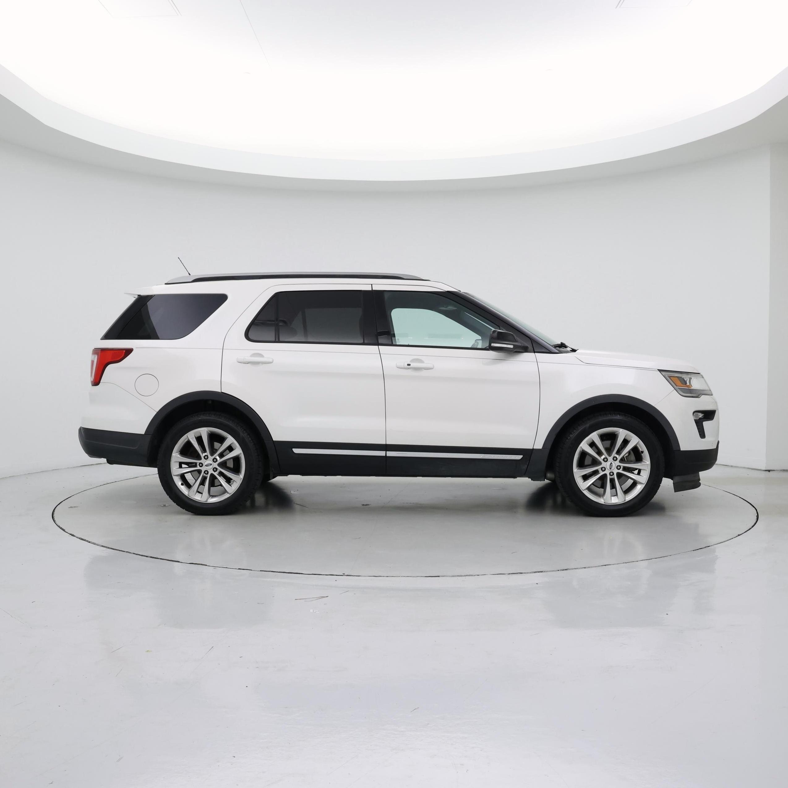 Thumbnail: 2018 Ford Explorer - 7