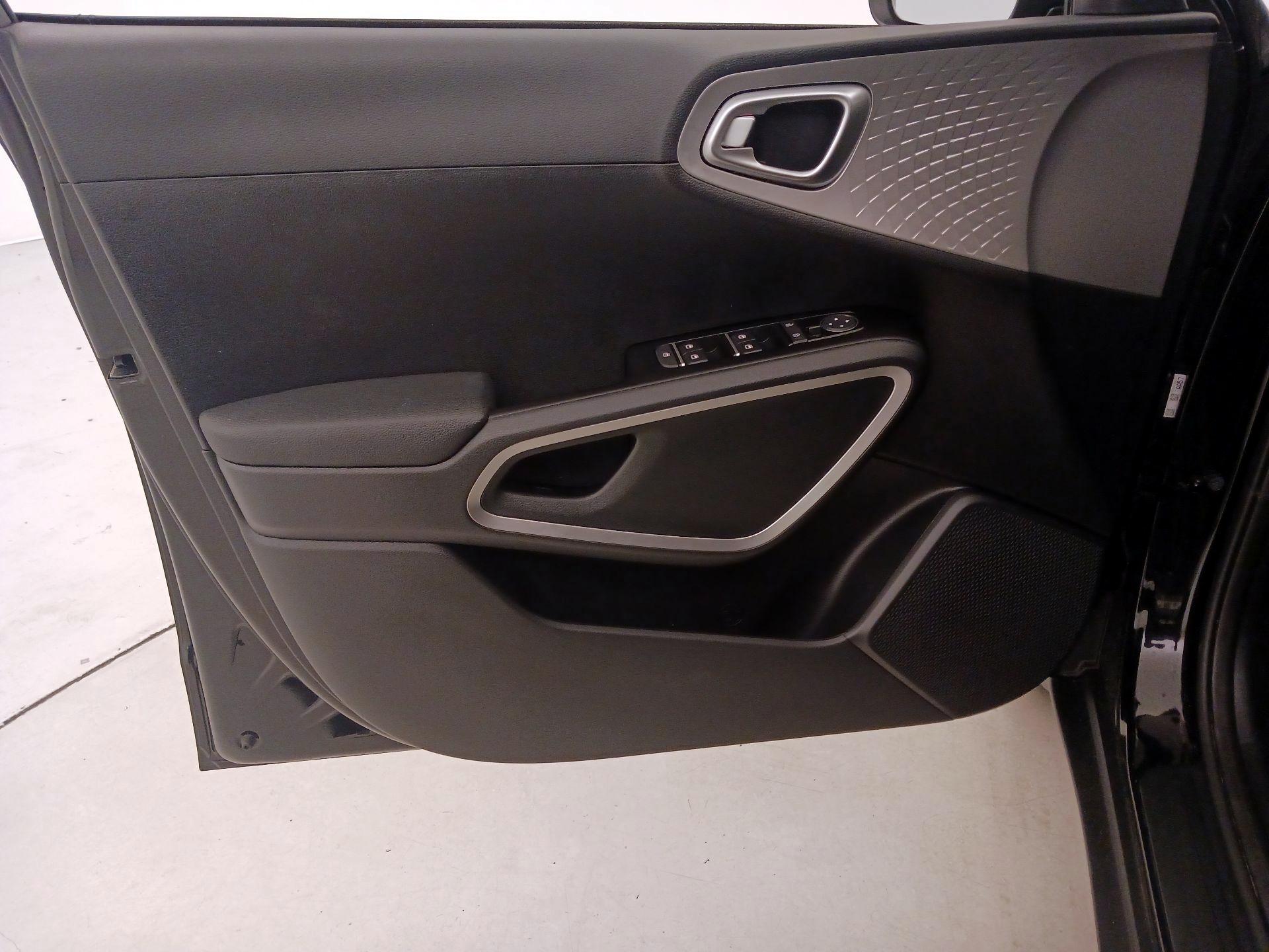 Thumbnail: 2022 Kia Soul - 12