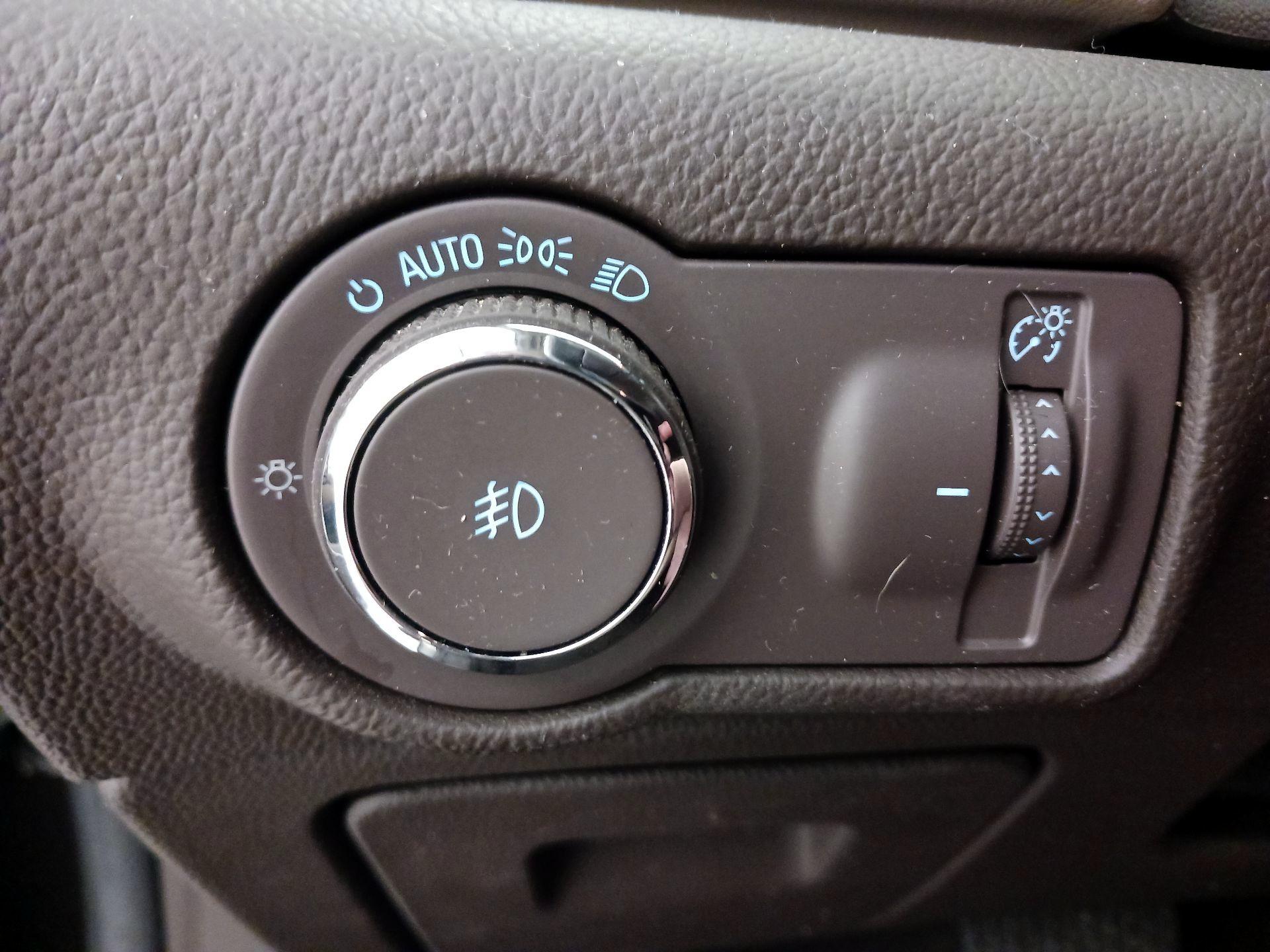 Thumbnail: 2015 Buick Verano - 13