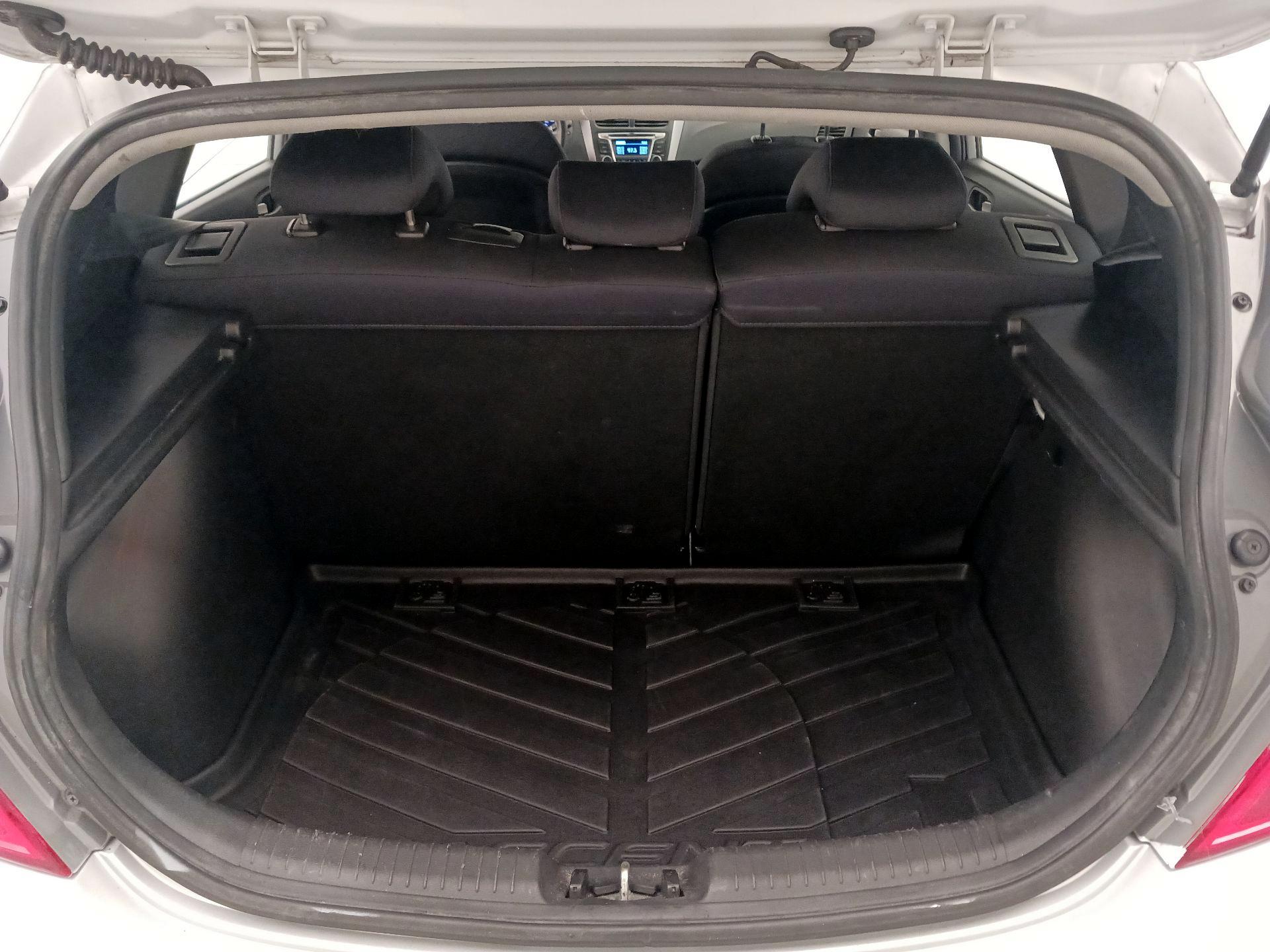 Thumbnail: 2015 Hyundai Accent - 19