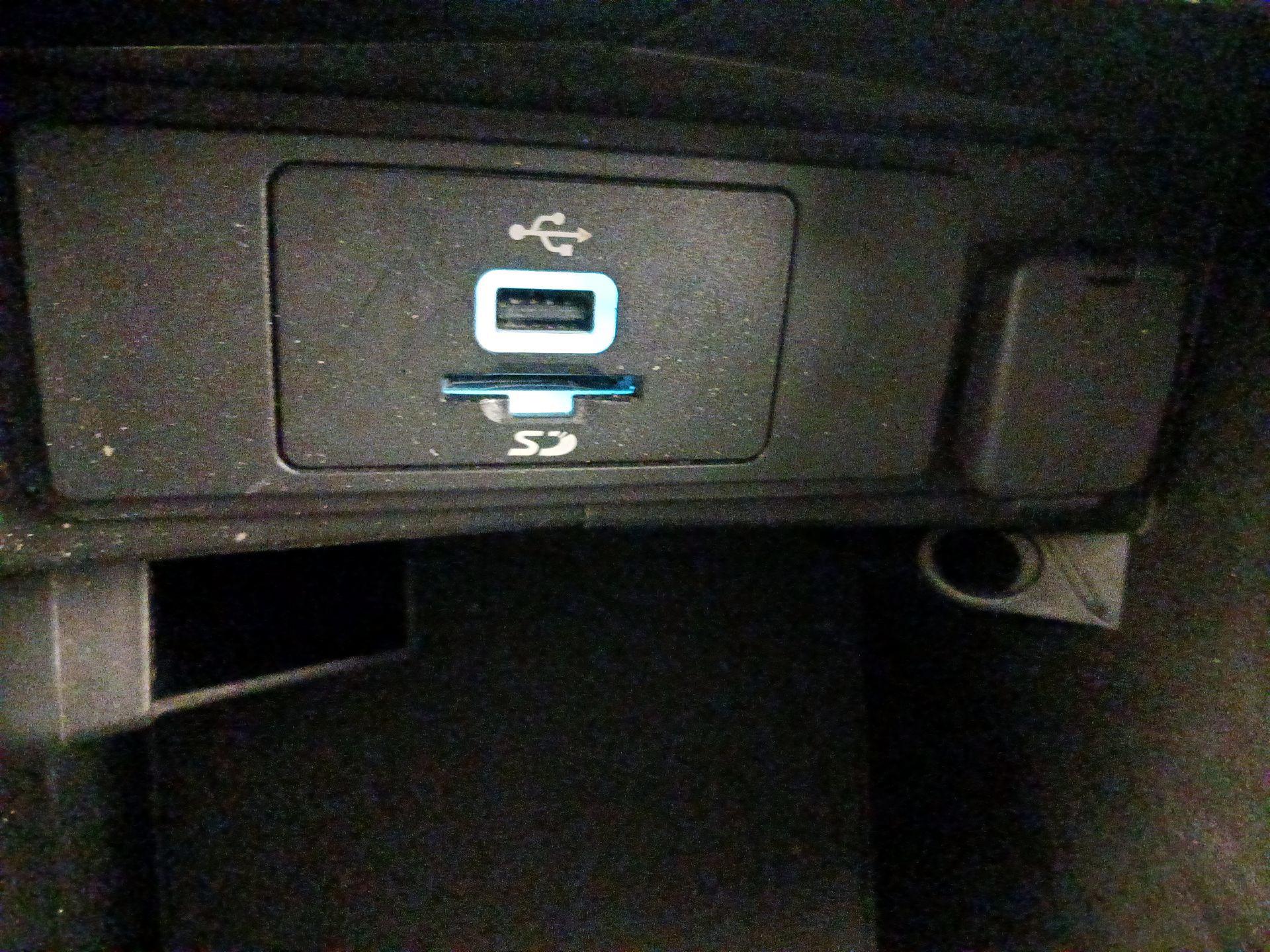 Thumbnail: 2016 Ford Fusion - 18