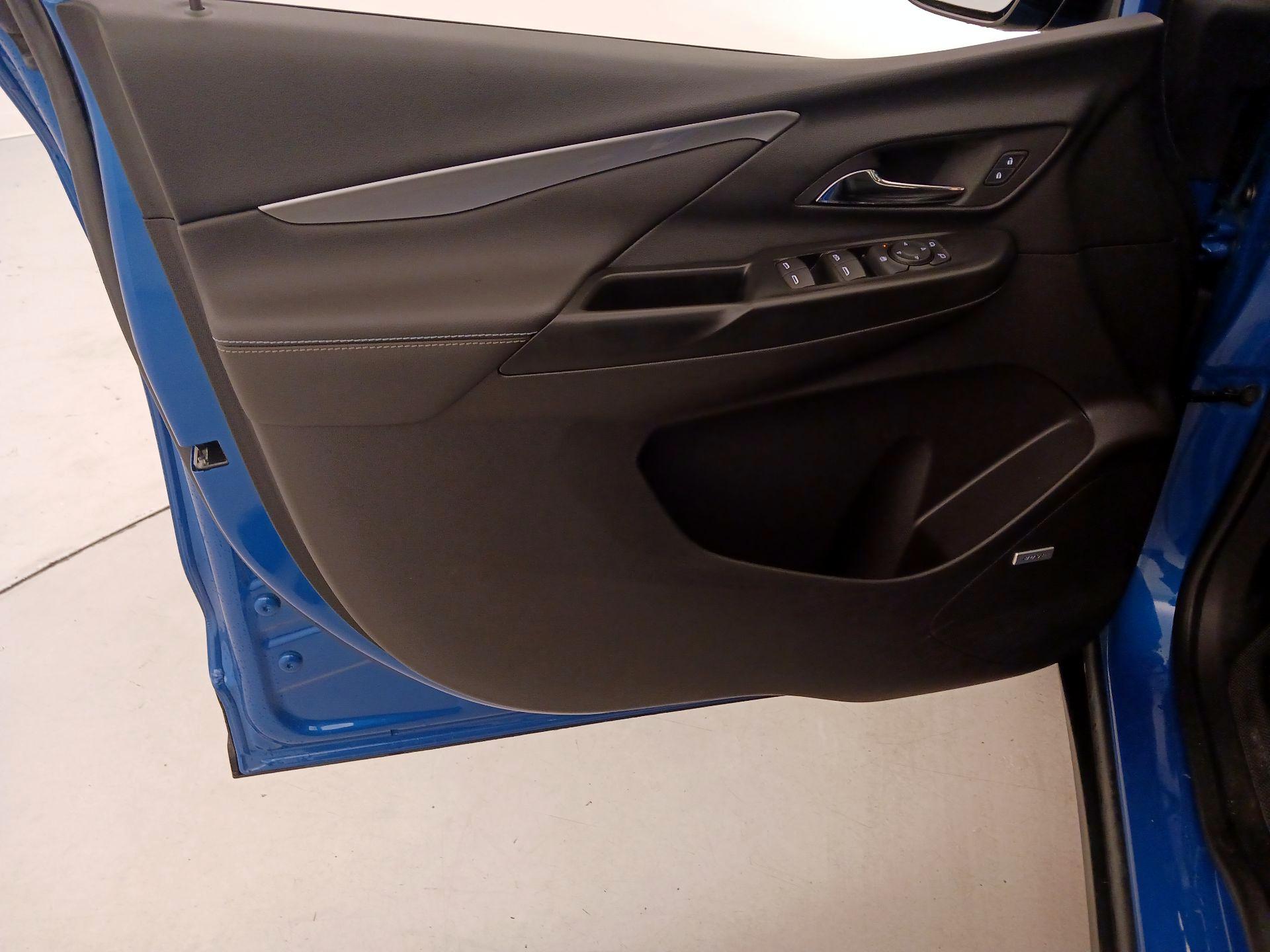 Thumbnail: 2023 Chevrolet Bolt EV - 12