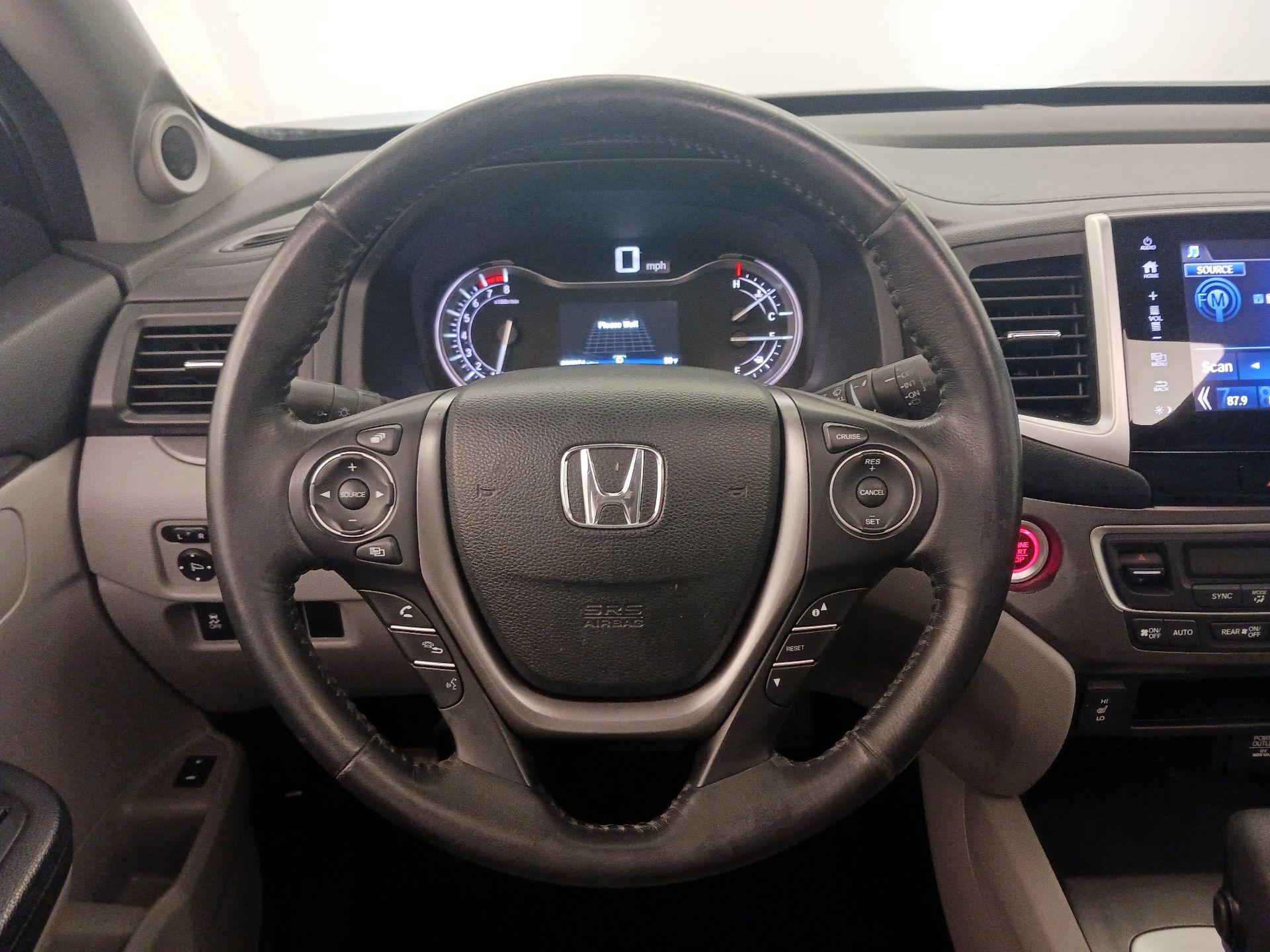 Thumbnail: 2018 Honda Pilot - 10