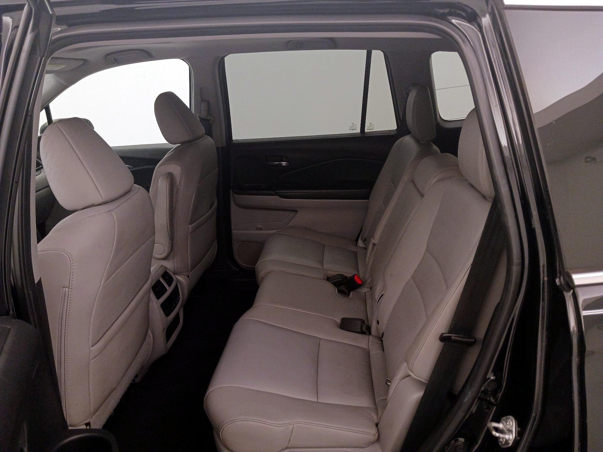 Thumbnail: 2018 Honda Pilot - 20