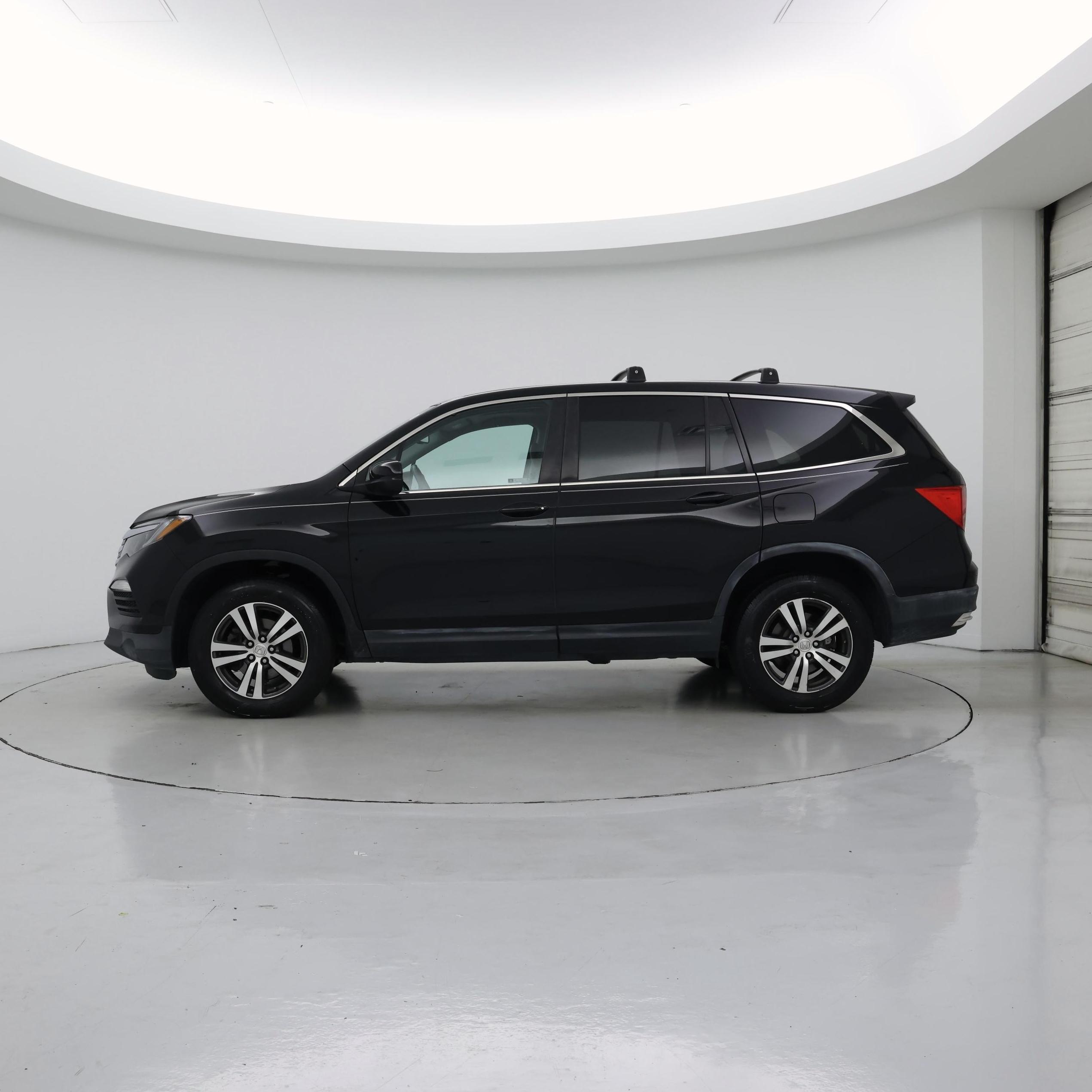 Thumbnail: 2018 Honda Pilot - 3