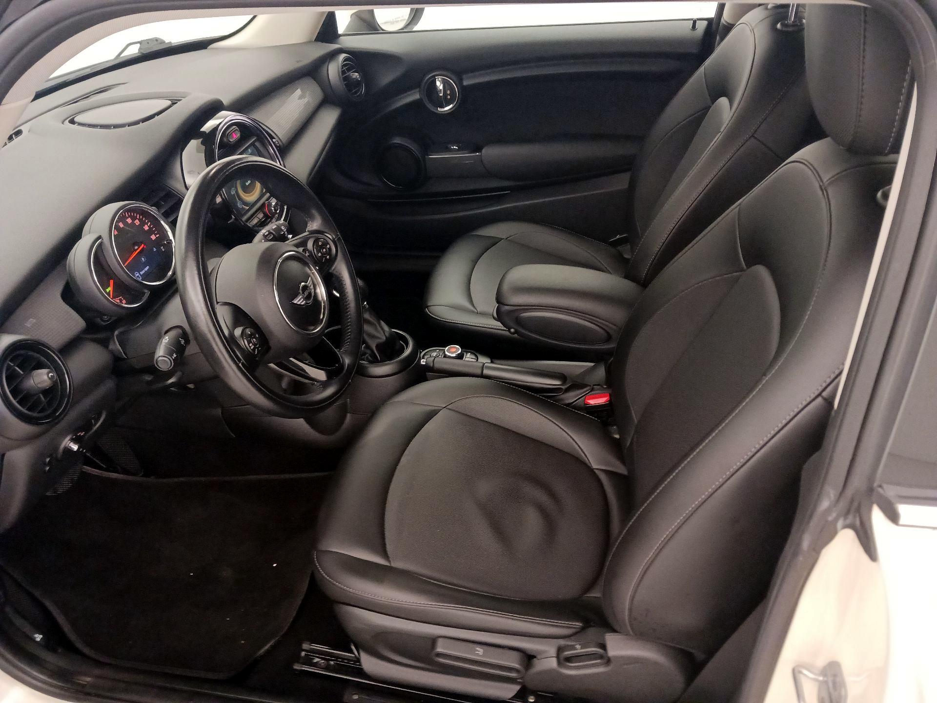 Thumbnail: 2018 MINI Cooper Hardtop - 11