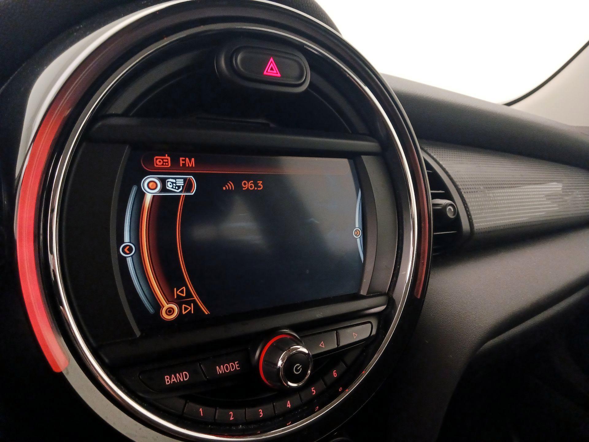 Thumbnail: 2018 MINI Cooper Hardtop - 15