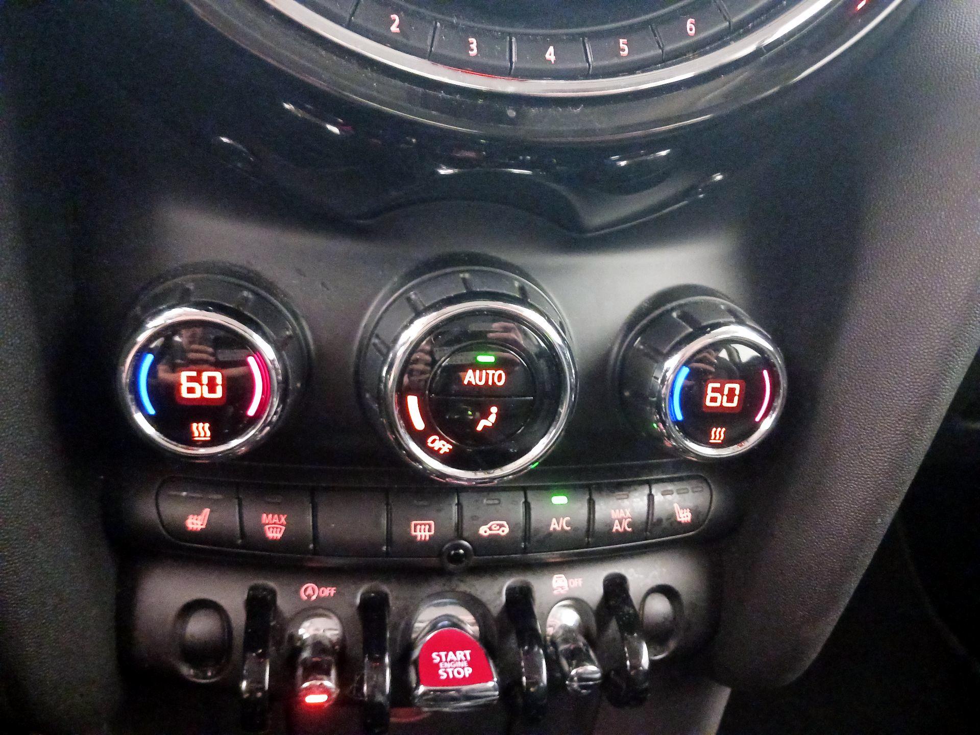 Thumbnail: 2018 MINI Cooper Hardtop - 16