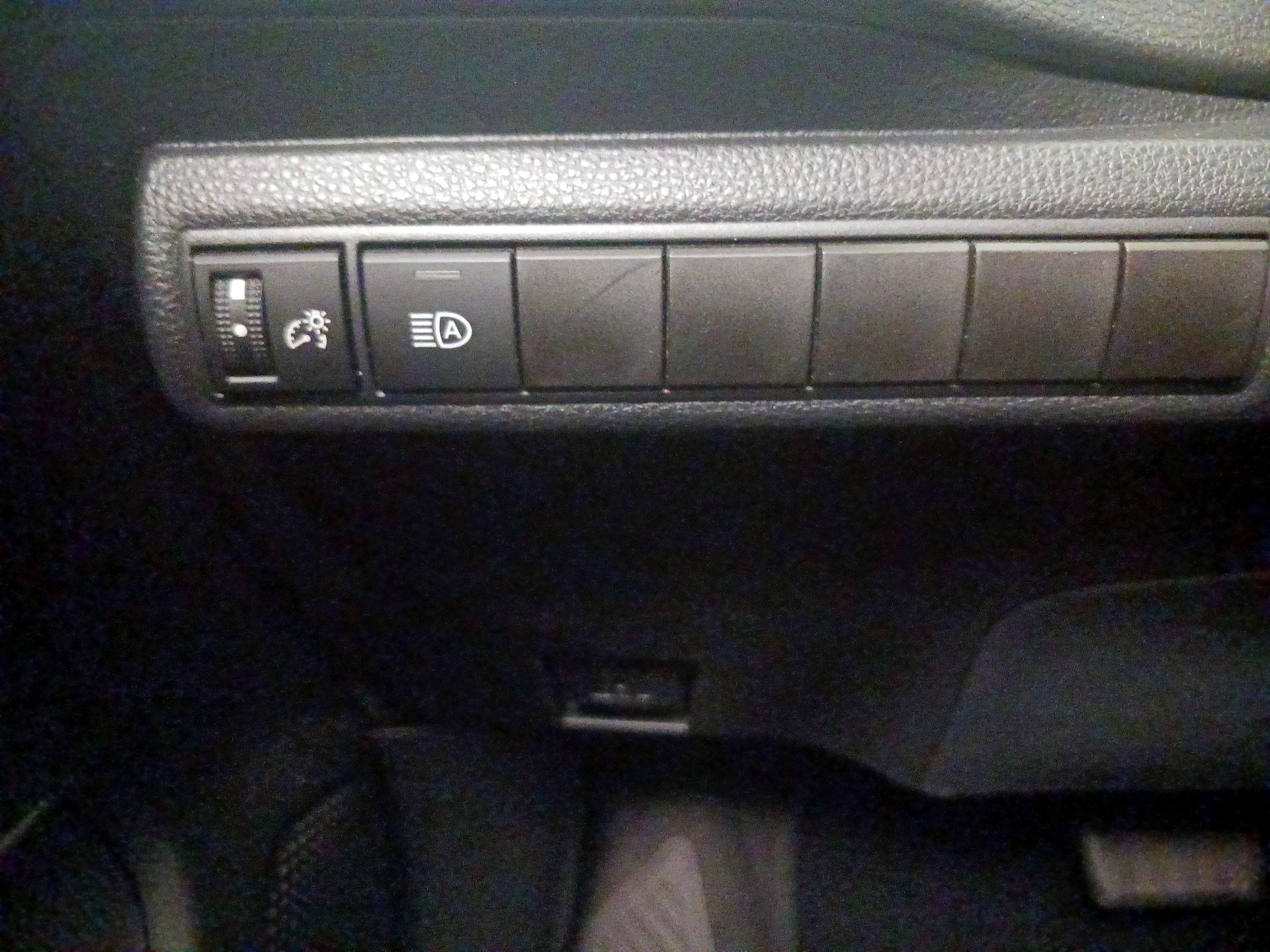 Thumbnail: 2020 Toyota Corolla - 13