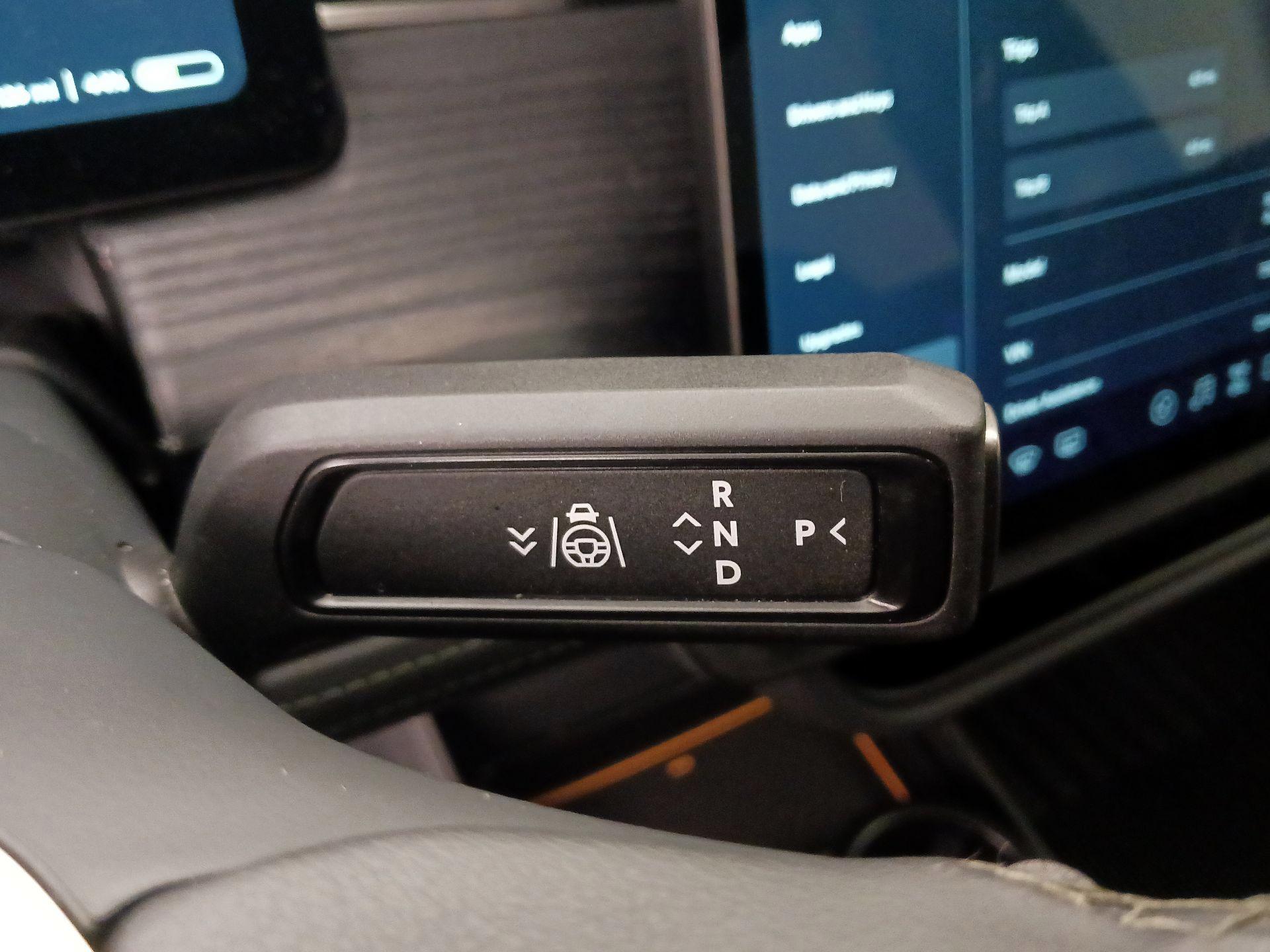 Thumbnail: 2023 Rivian R1S - 17