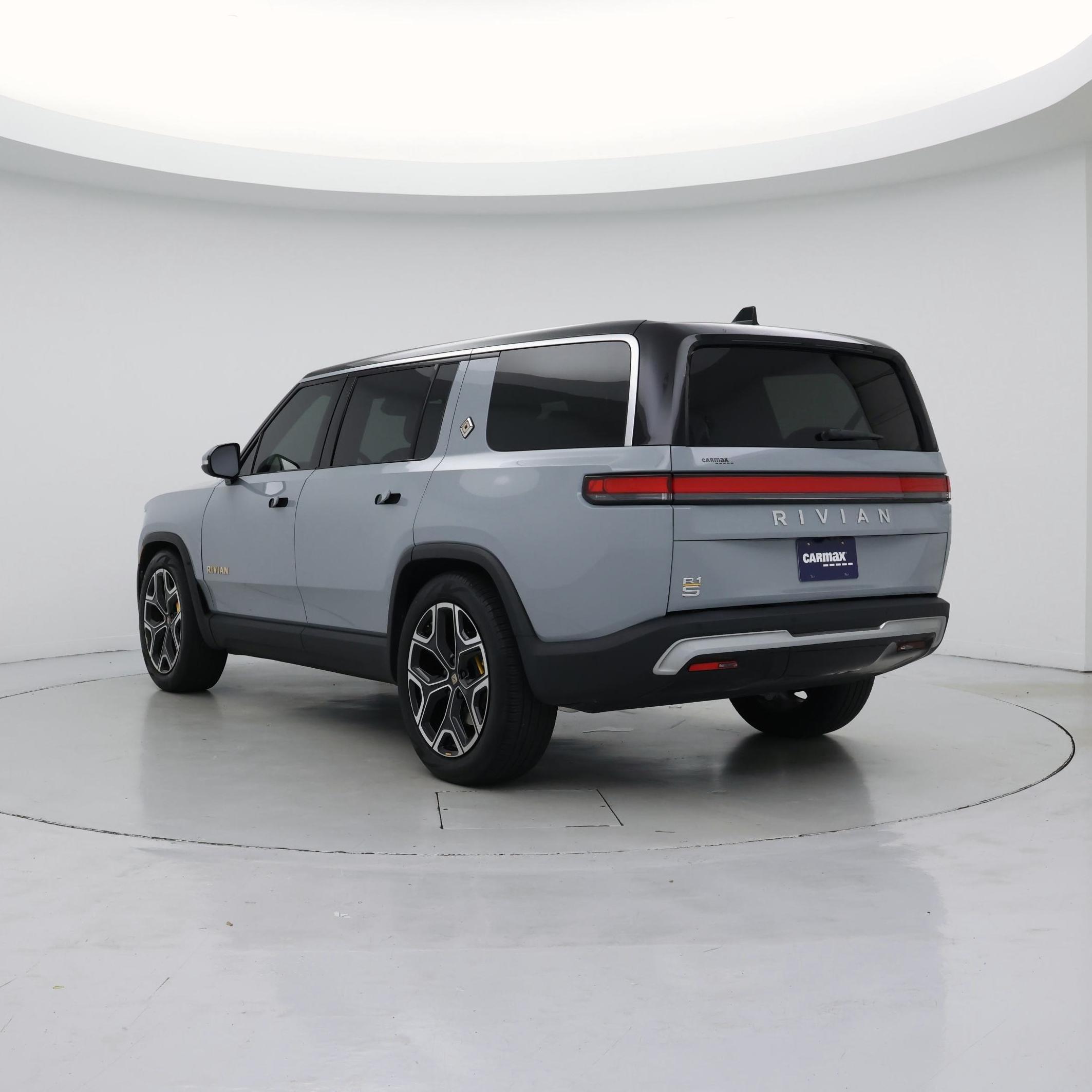 Thumbnail: 2023 Rivian R1S - 2