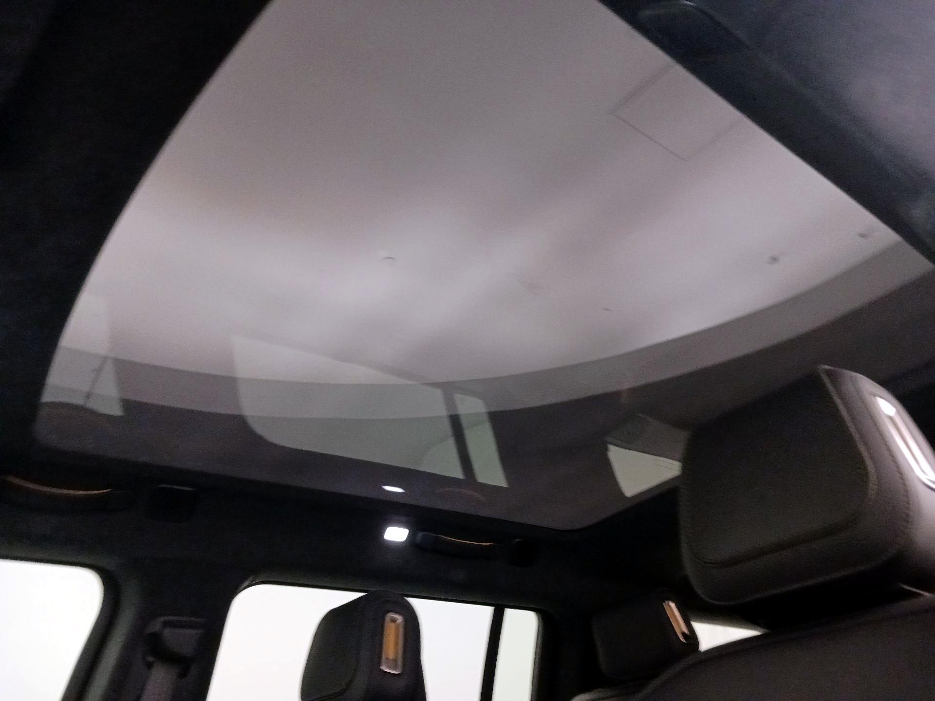 Thumbnail: 2023 Rivian R1S - 19