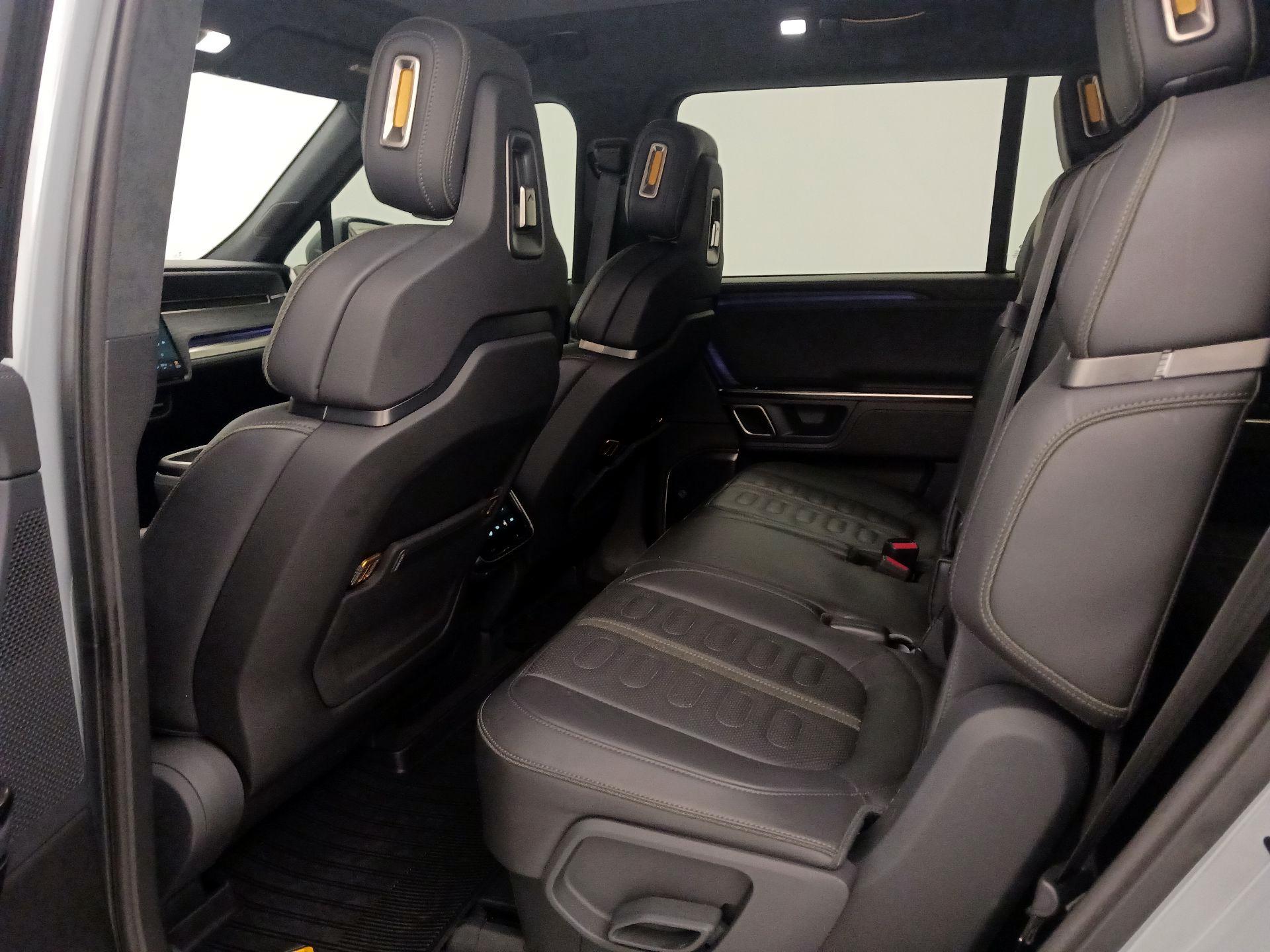 Thumbnail: 2023 Rivian R1S - 20