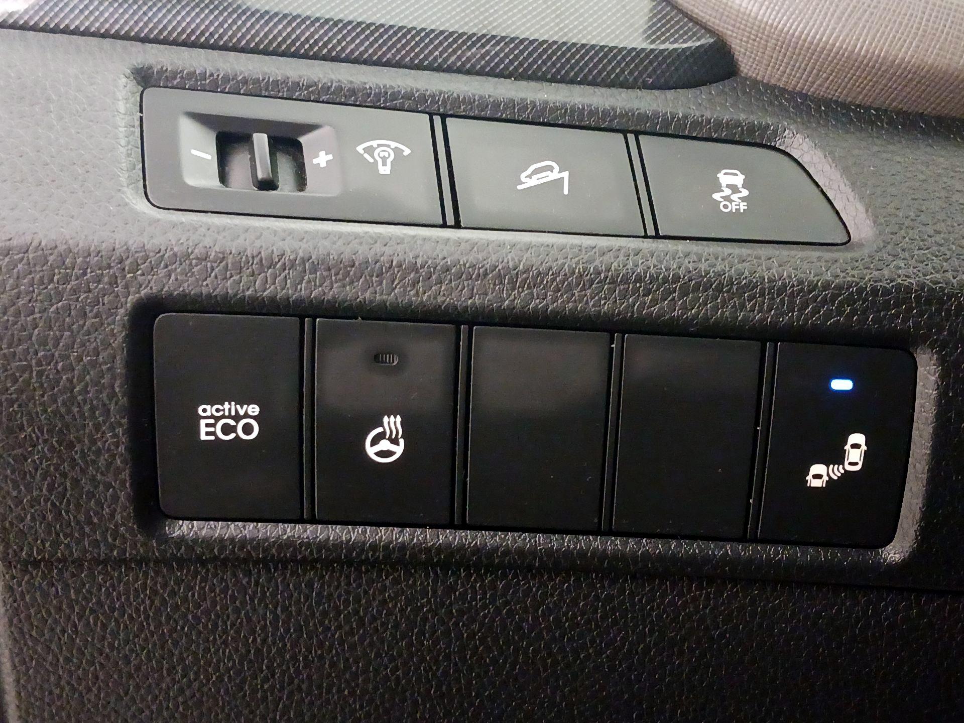 Thumbnail: 2015 Hyundai Santa Fe - 13