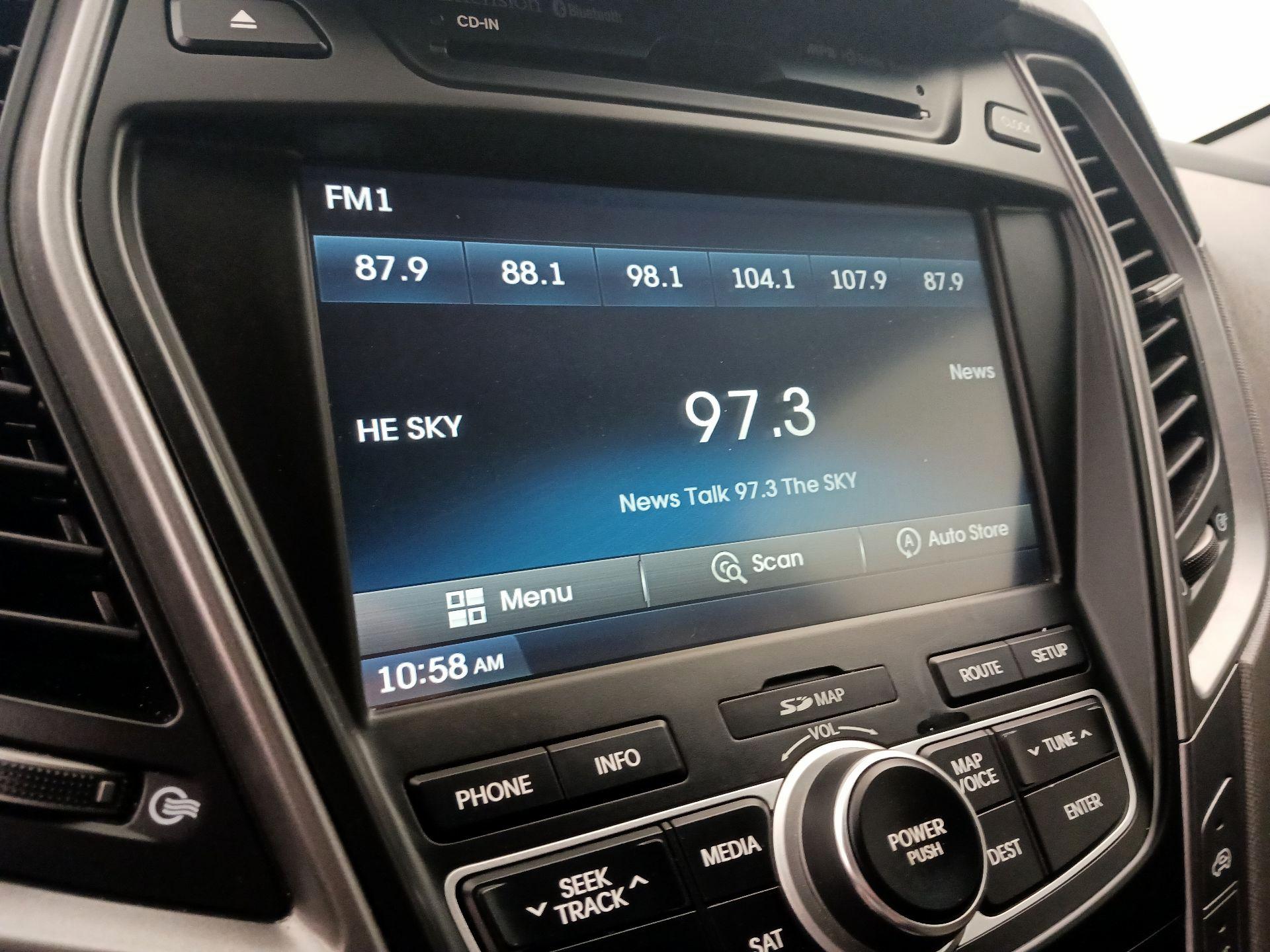 Thumbnail: 2015 Hyundai Santa Fe - 16