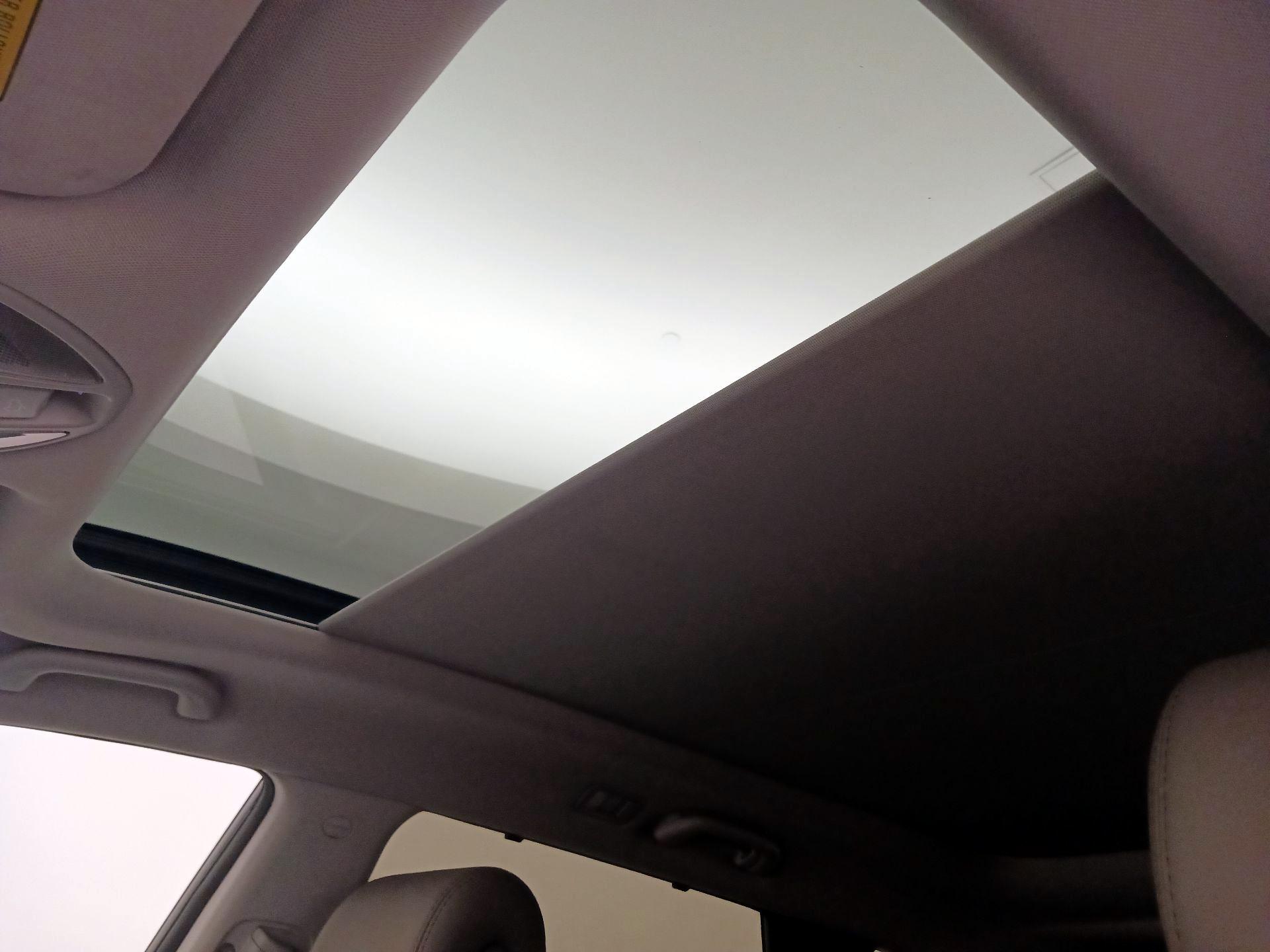 Thumbnail: 2015 Hyundai Santa Fe - 20