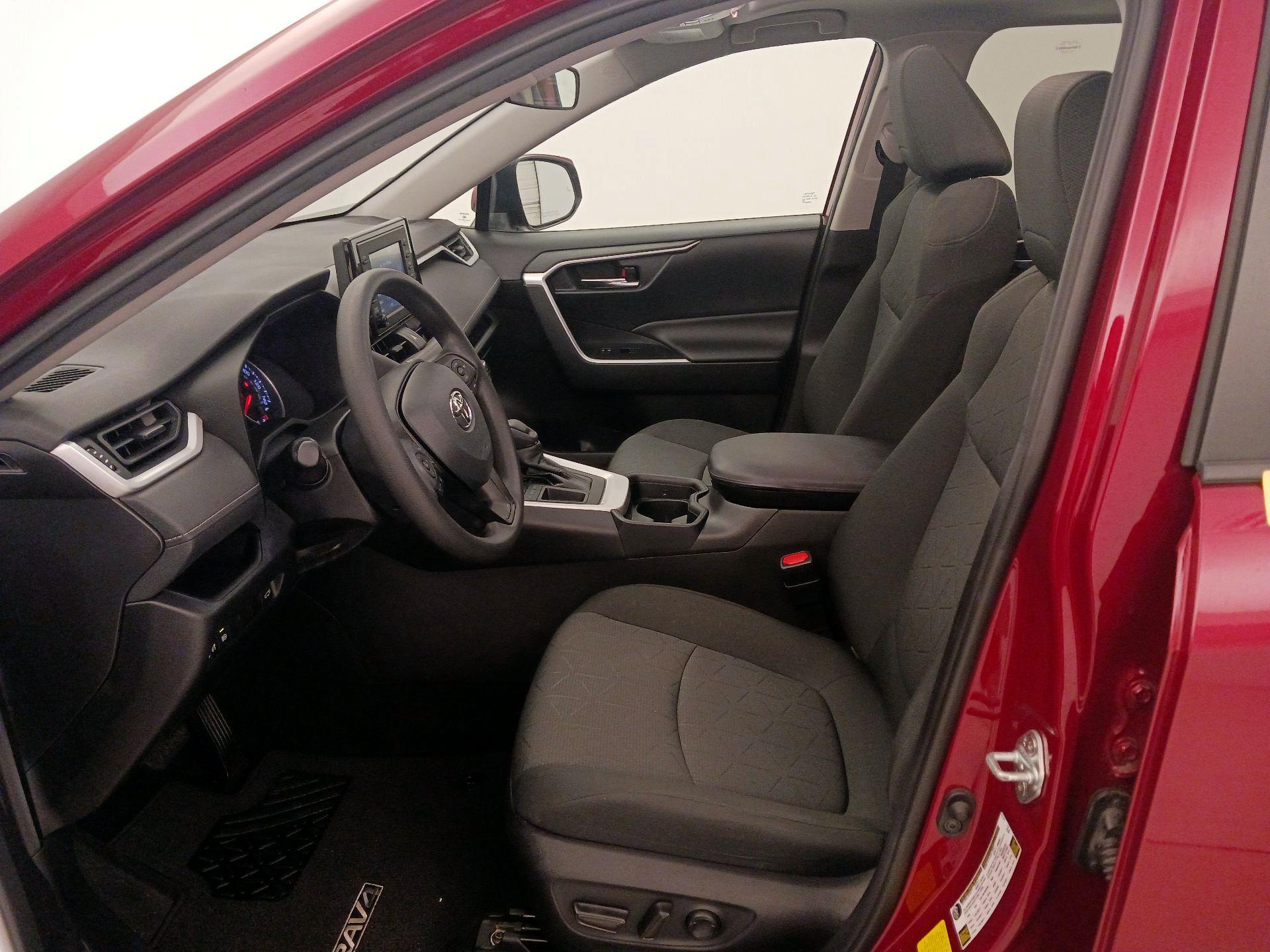 Thumbnail: 2021 Toyota RAV4 - 11