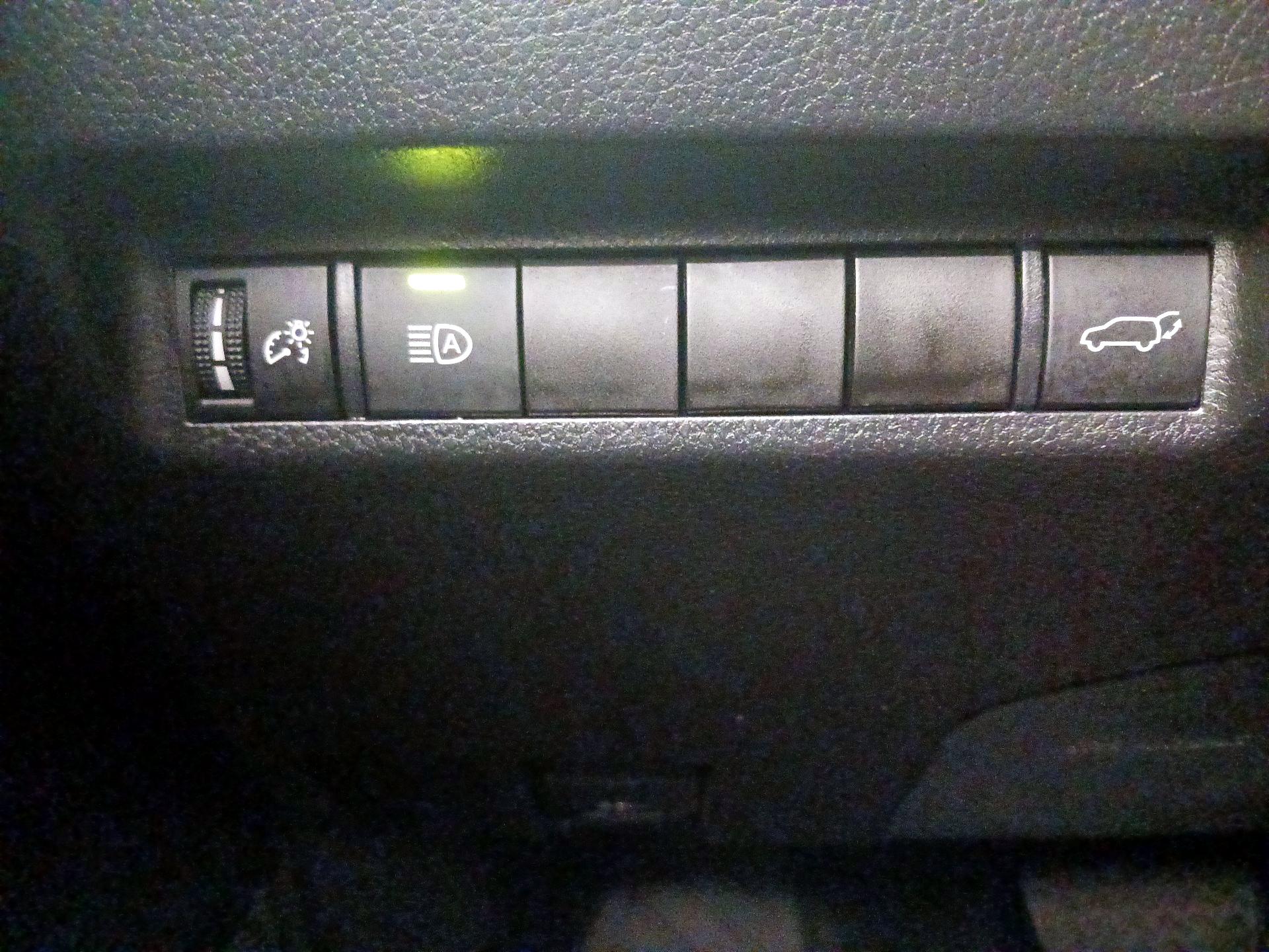 Thumbnail: 2021 Toyota RAV4 - 13