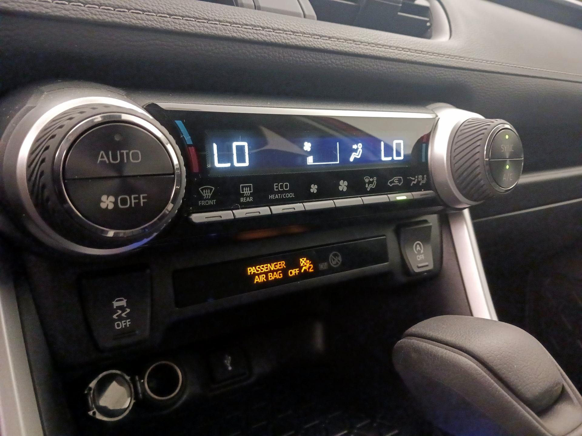 Thumbnail: 2021 Toyota RAV4 - 16