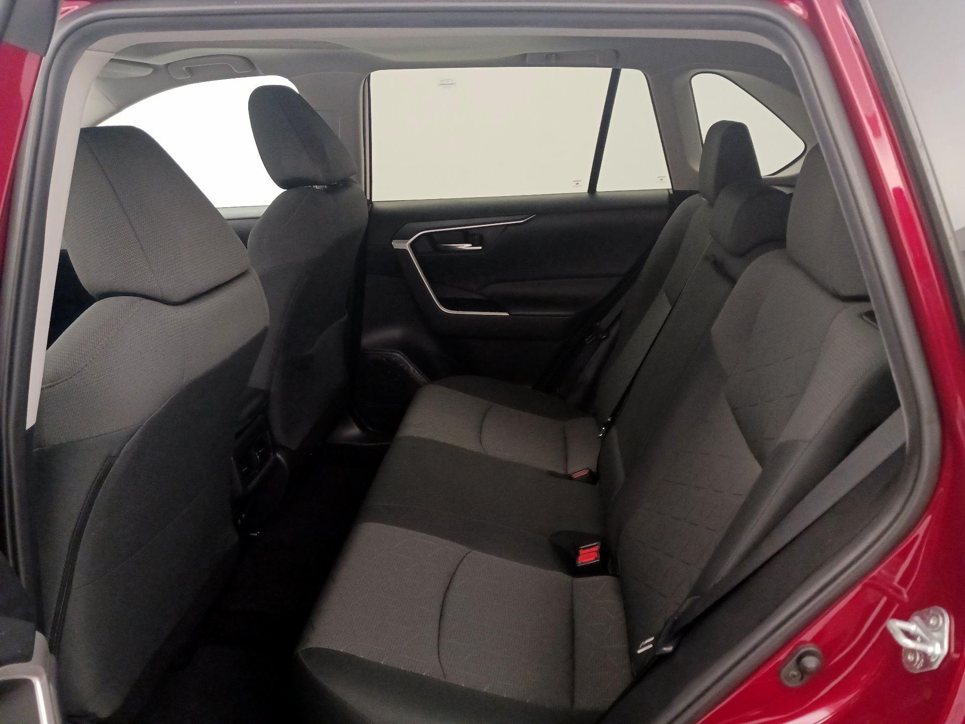 Thumbnail: 2021 Toyota RAV4 - 20