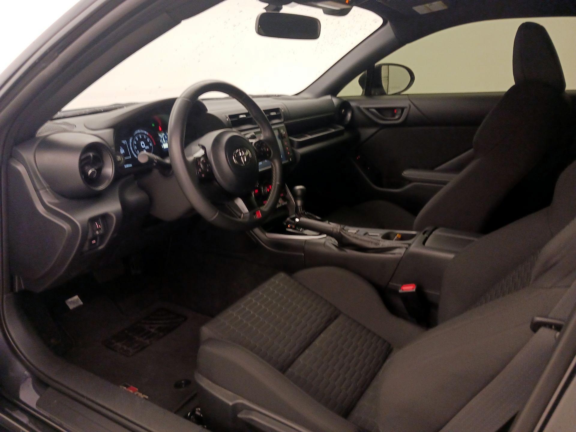 Thumbnail: 2025 Toyota GR86 - 11