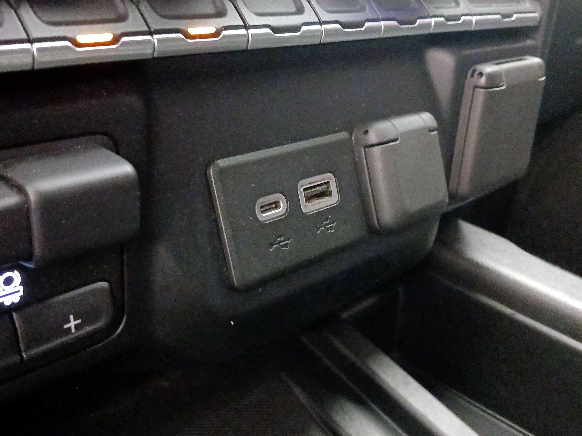 Thumbnail: 2019 Chevrolet Silverado 1500 - 19