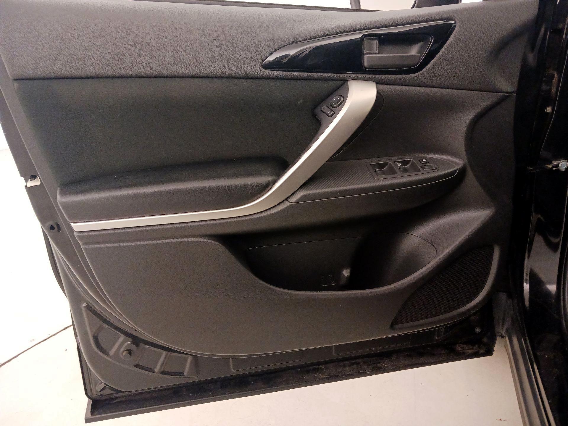 Thumbnail: 2018 Mitsubishi Eclipse Cross - 12