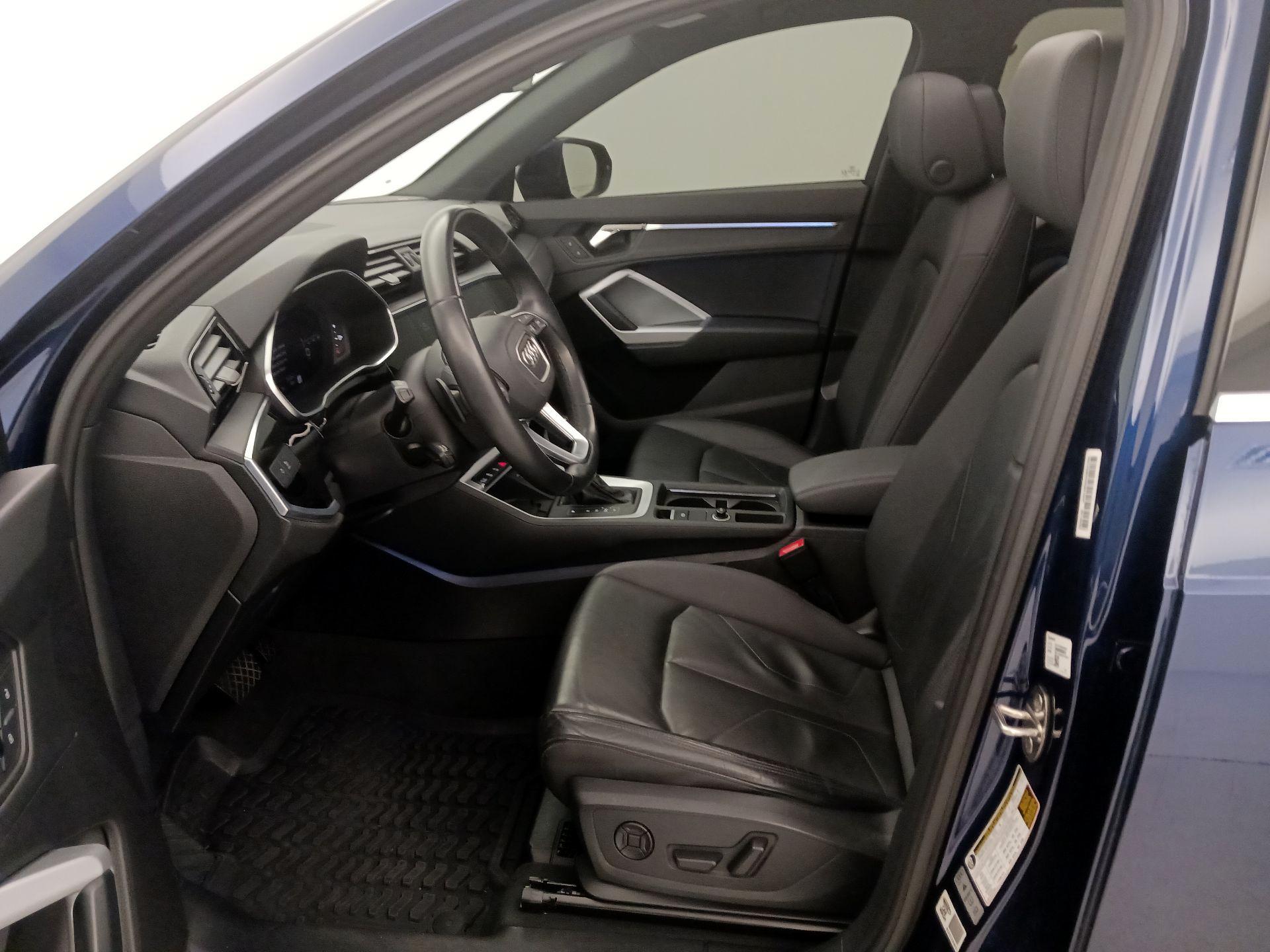 Thumbnail: 2023 Audi Q3 - 11