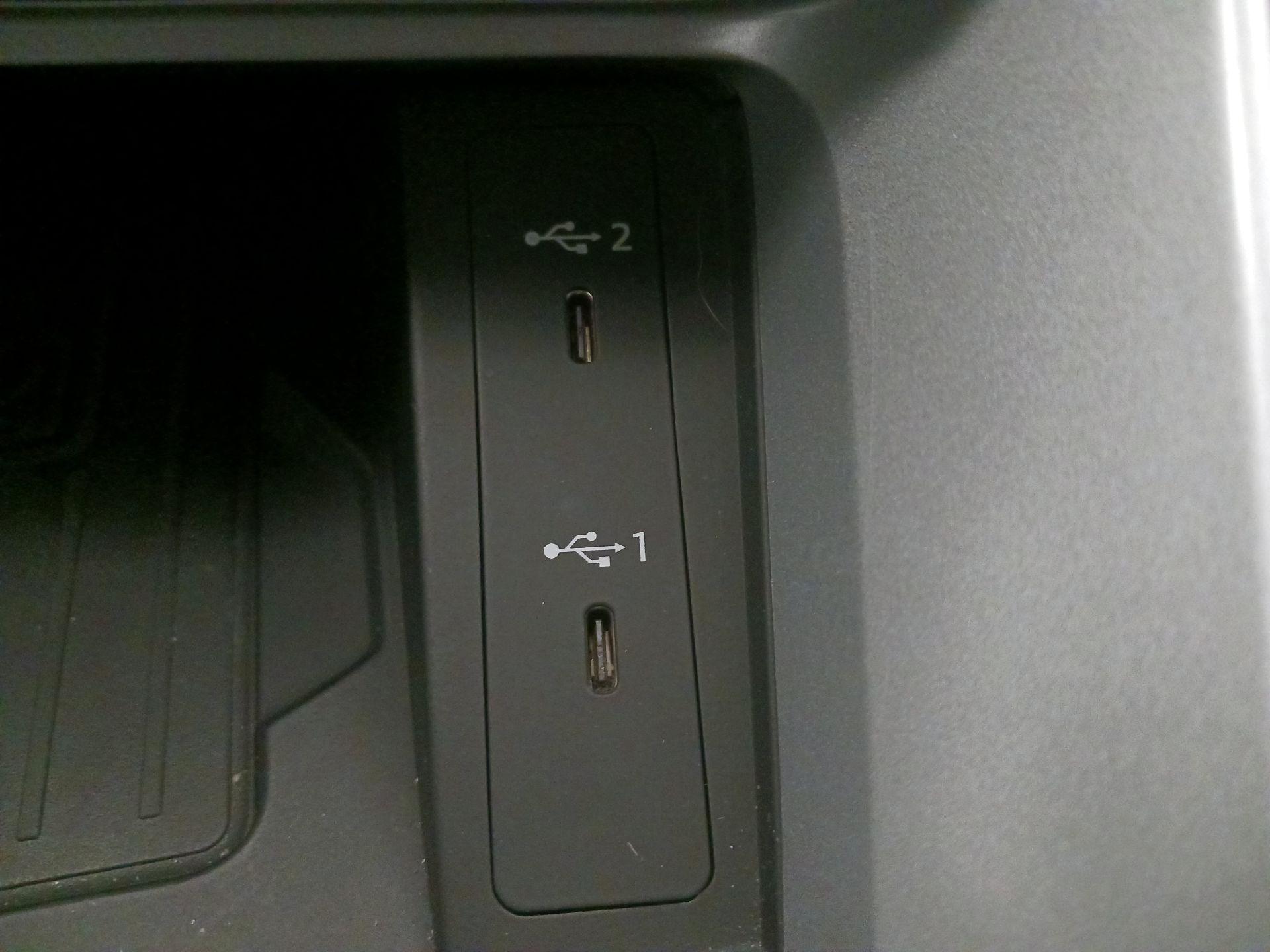 Thumbnail: 2023 Audi Q3 - 19