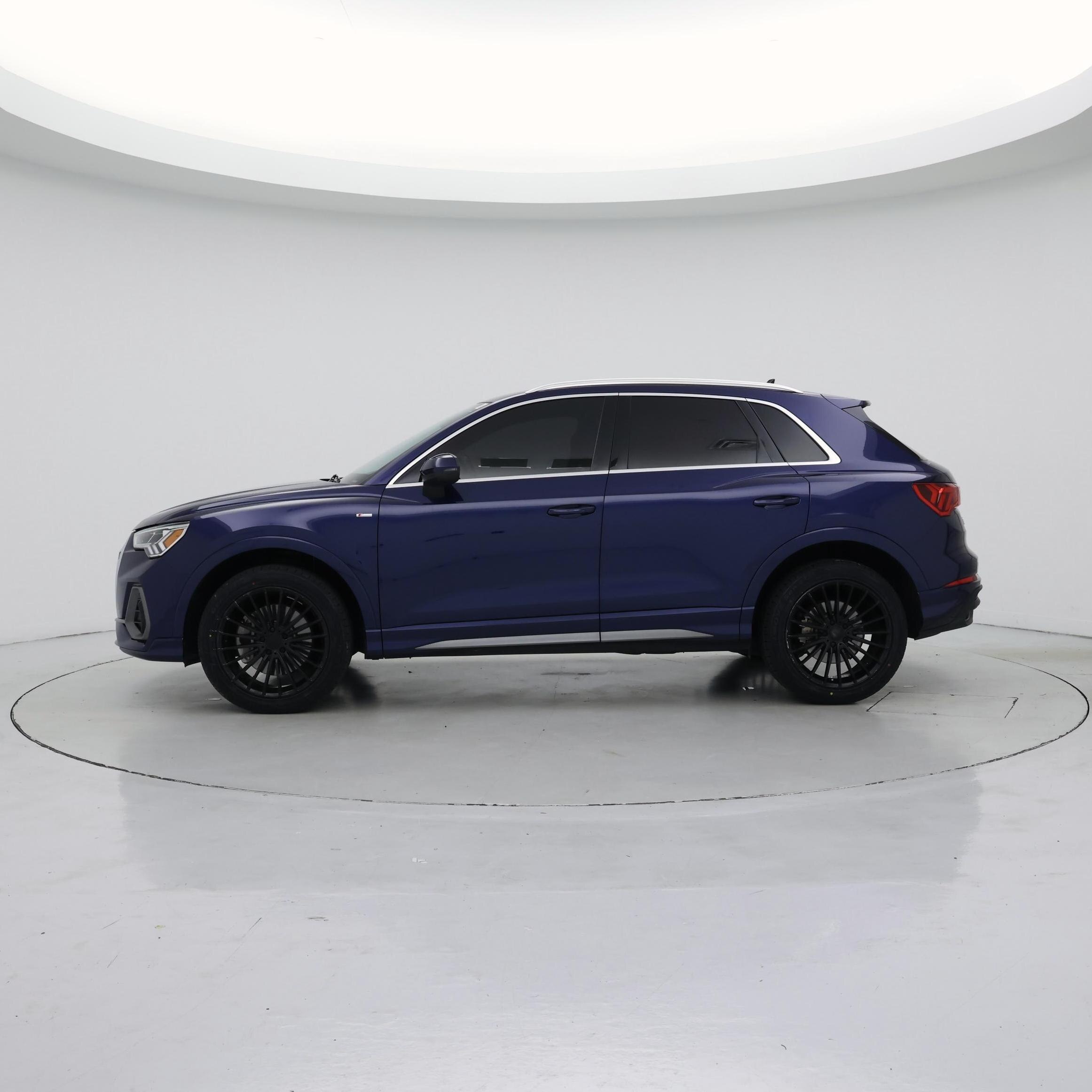 Thumbnail: 2023 Audi Q3 - 3
